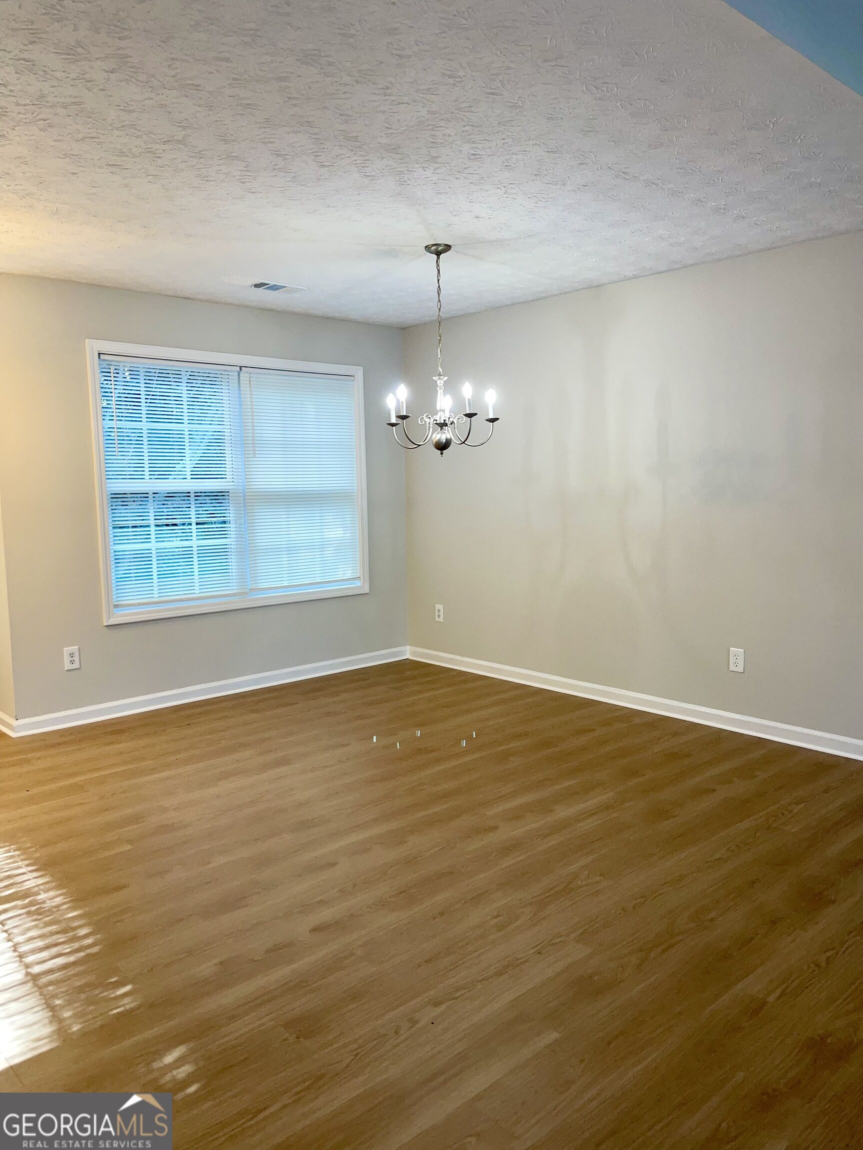 8262 Parkwood Place Property Photo 3