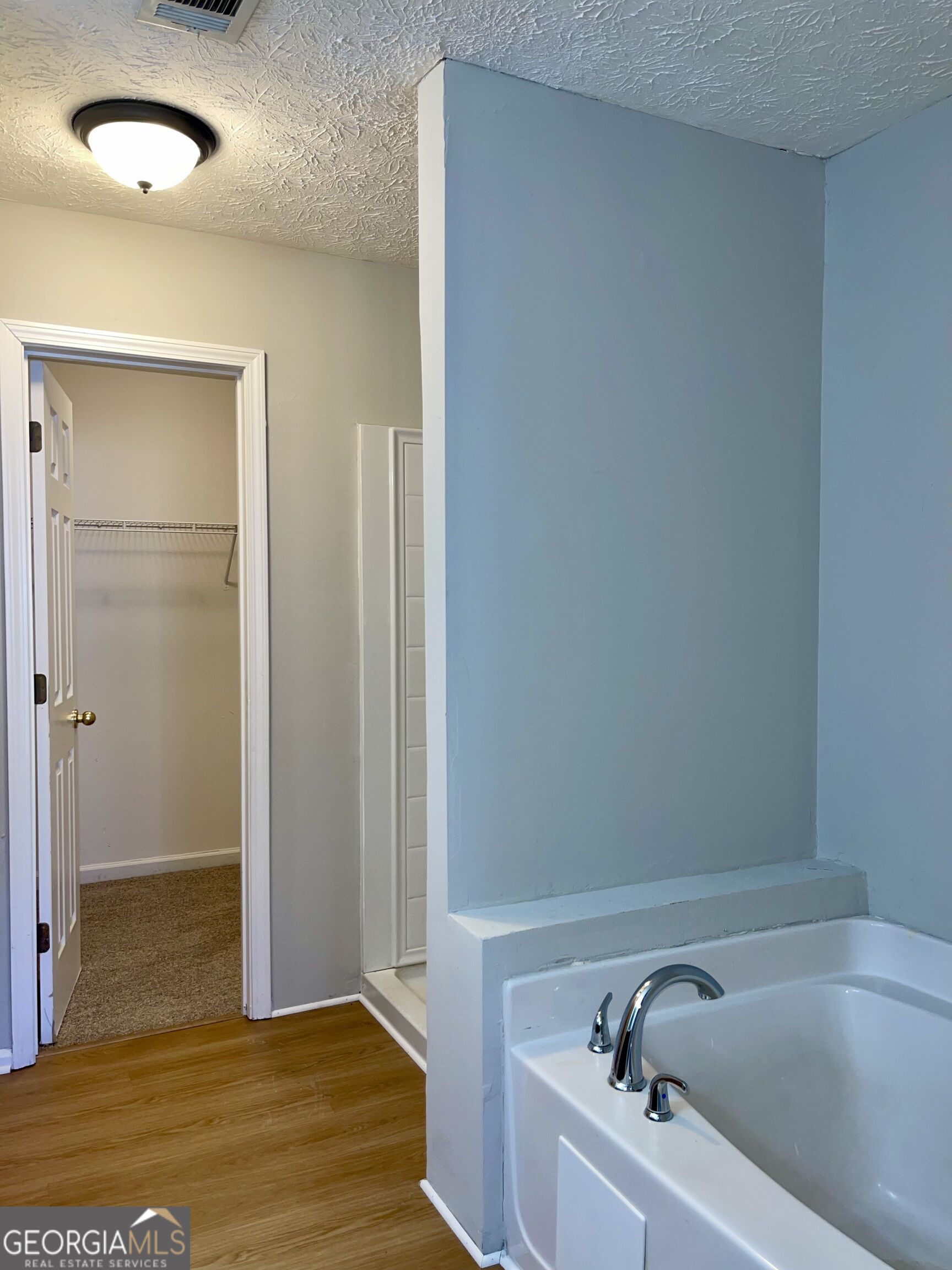8262 Parkwood Place Property Photo 7