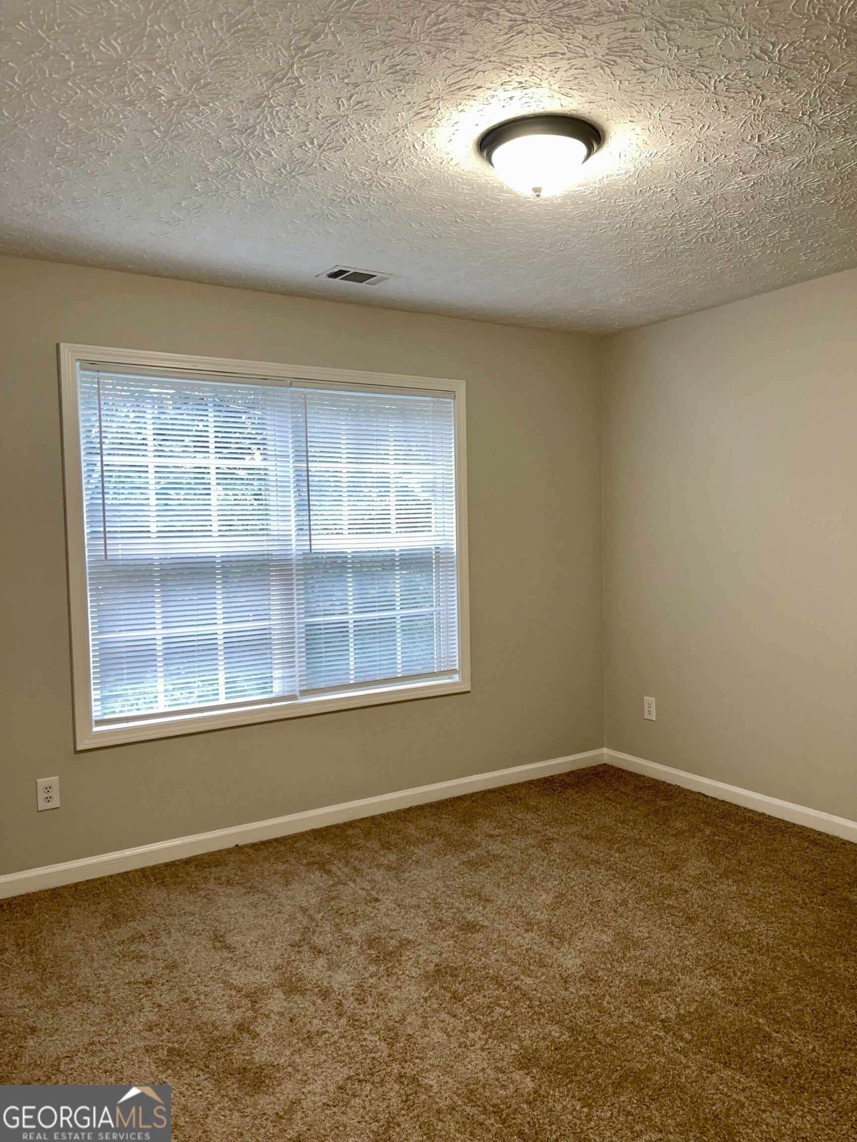 8262 Parkwood Place Property Photo 9