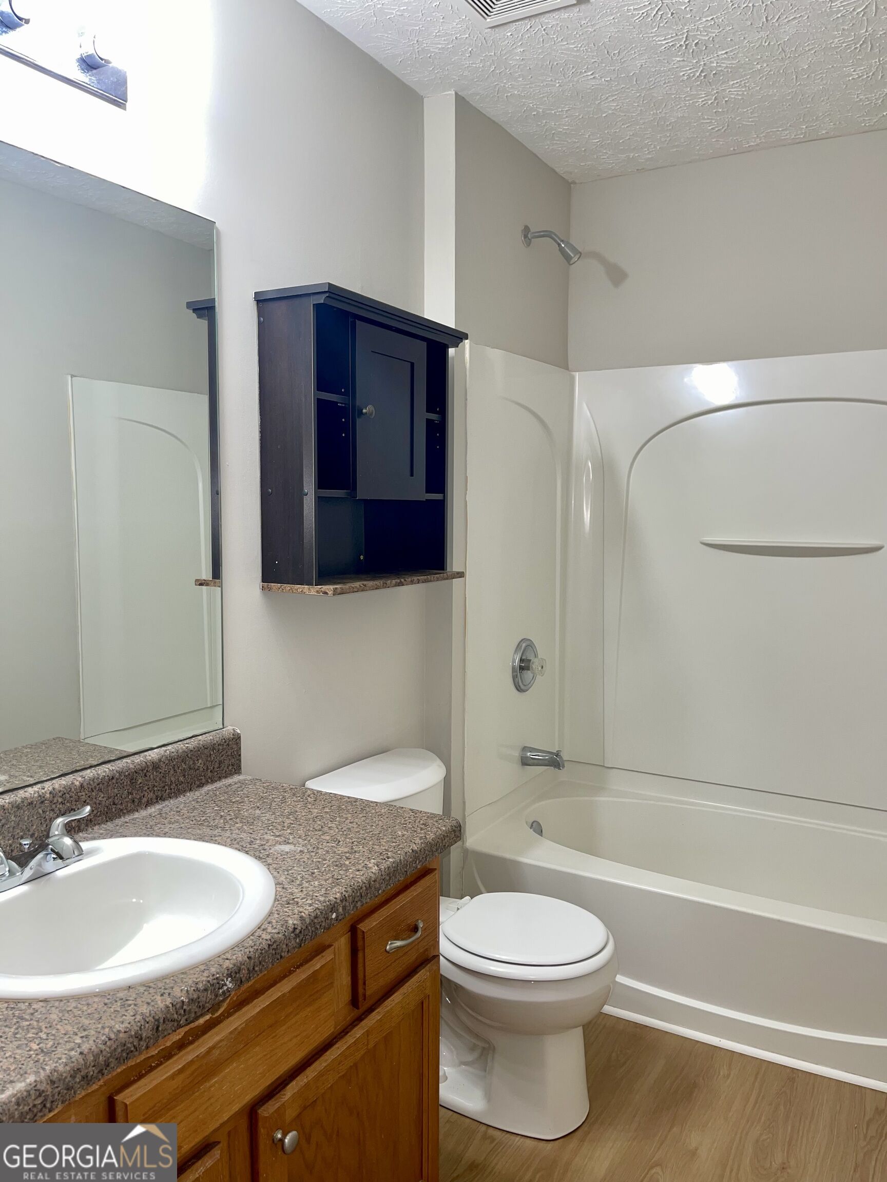 8262 Parkwood Place Property Photo 10
