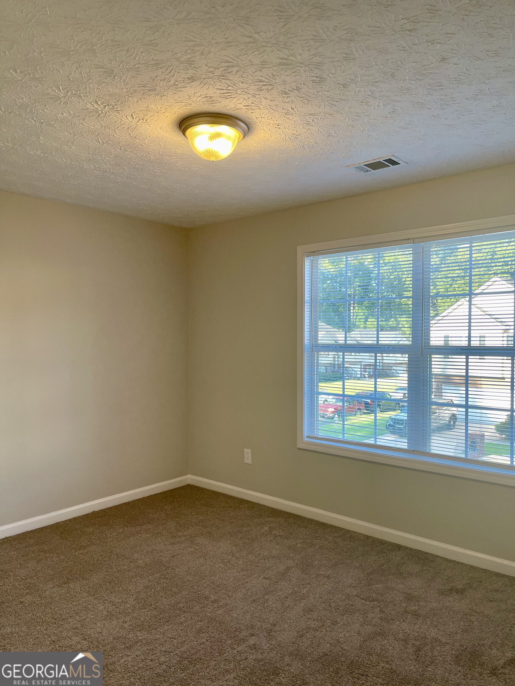 8262 Parkwood Place Property Photo 11