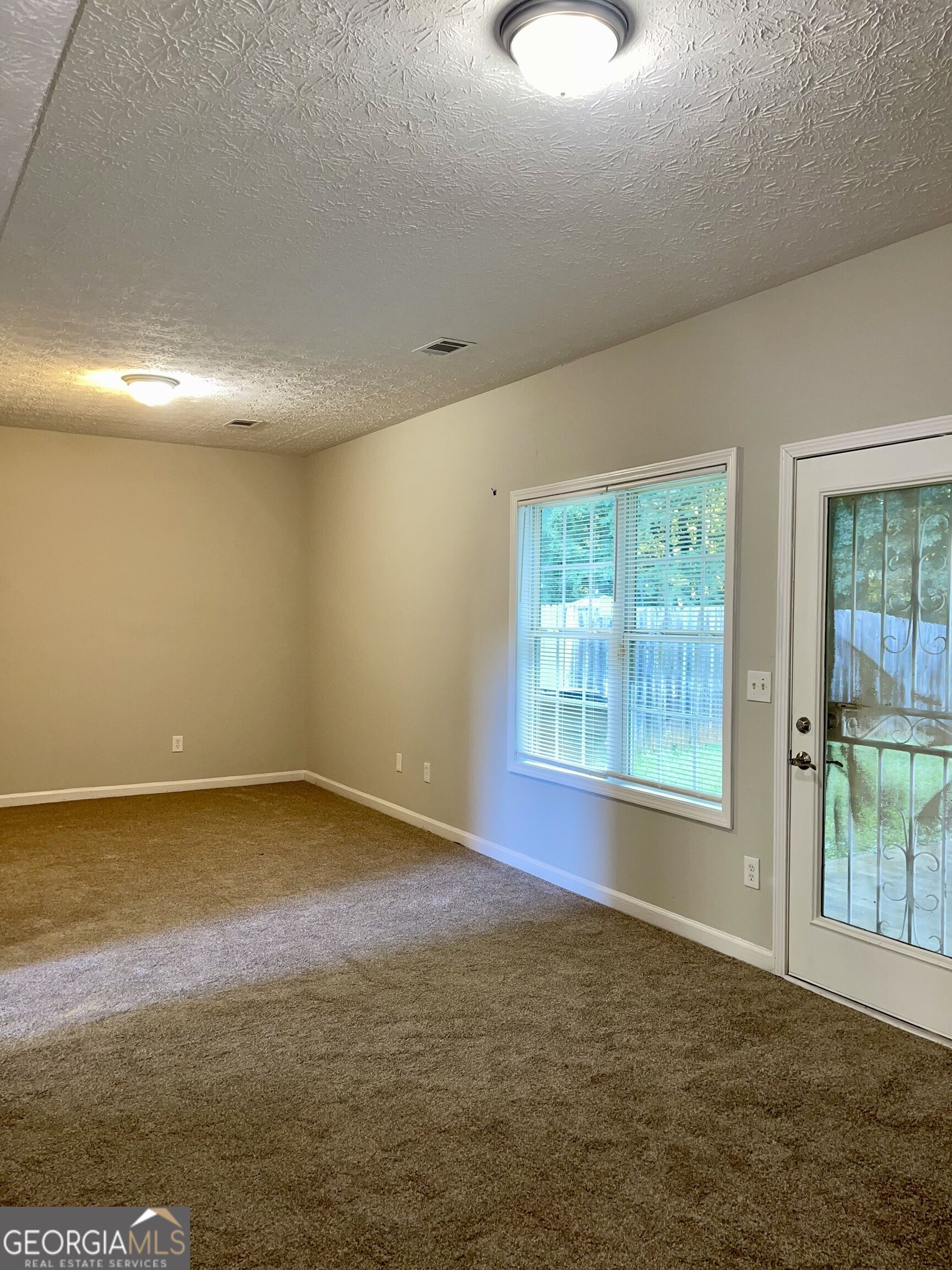 8262 Parkwood Place Property Photo 12