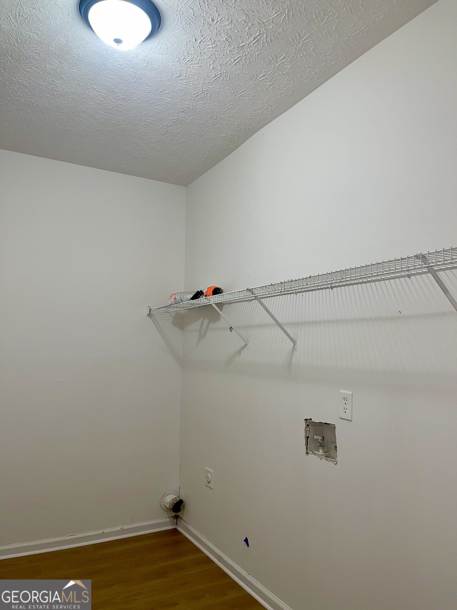 8262 Parkwood Place Property Photo 15