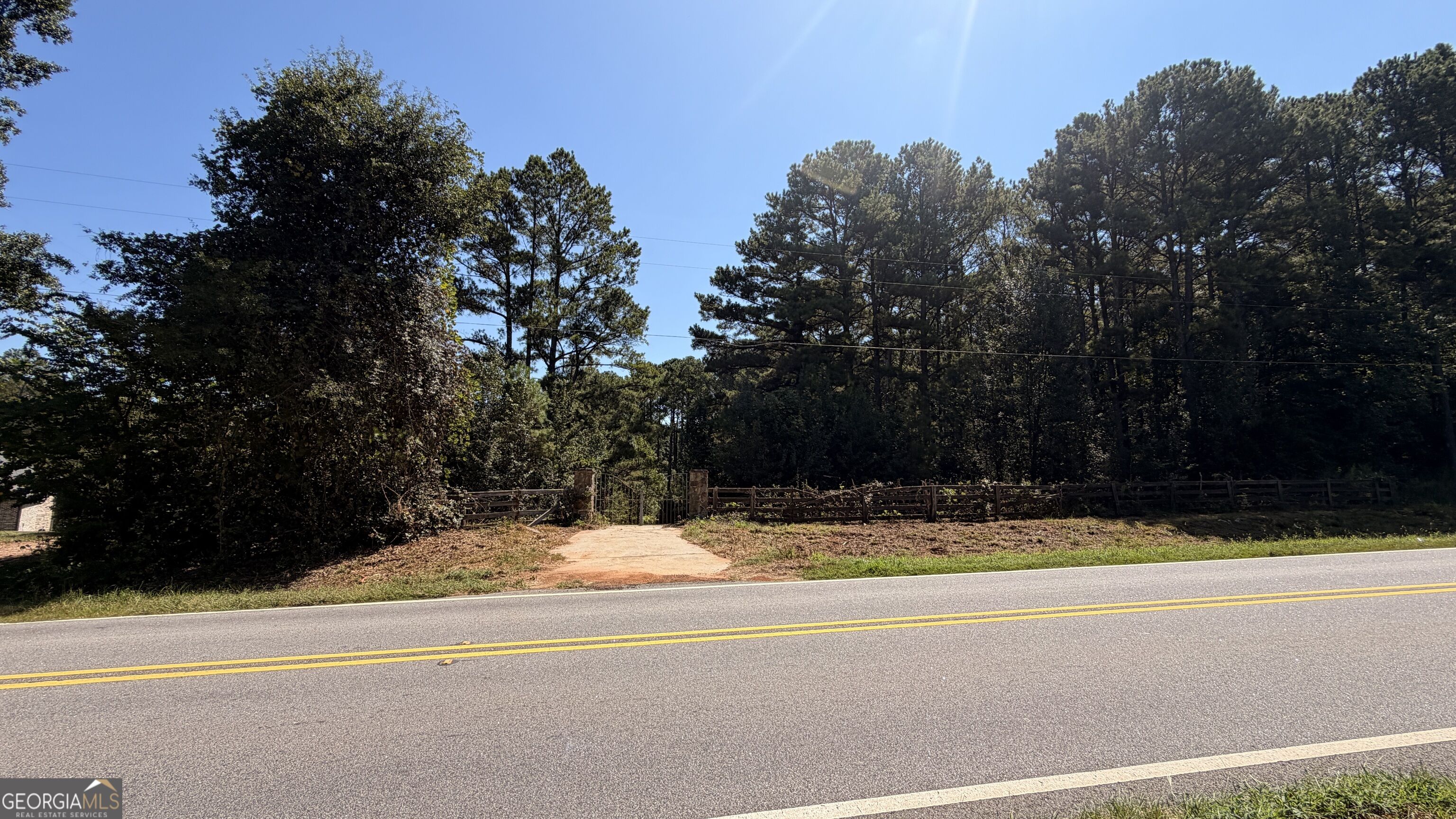 2601 Ne Gees Mill Road Property Photo 1