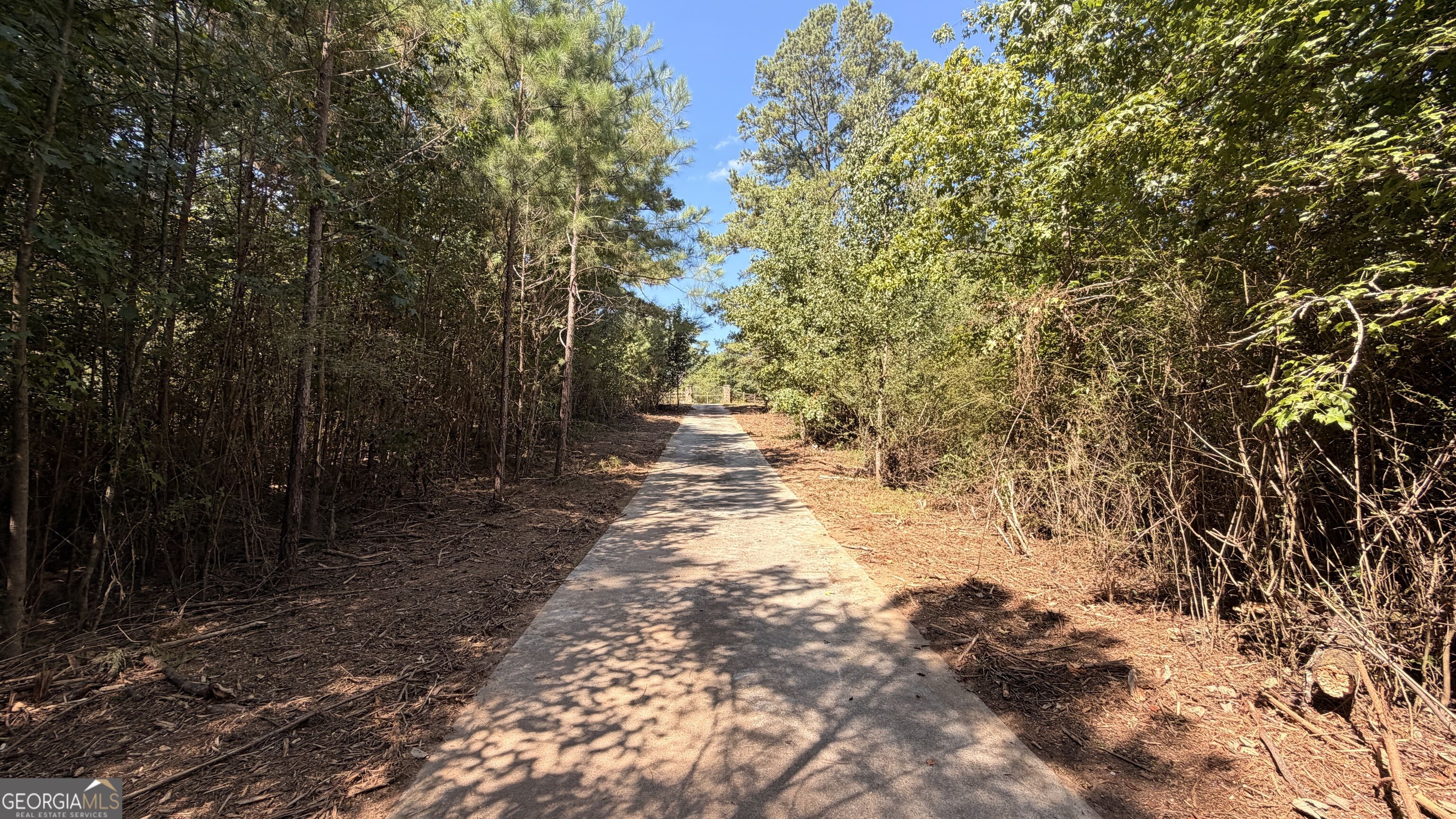 2601 Ne Gees Mill Road Property Photo 4