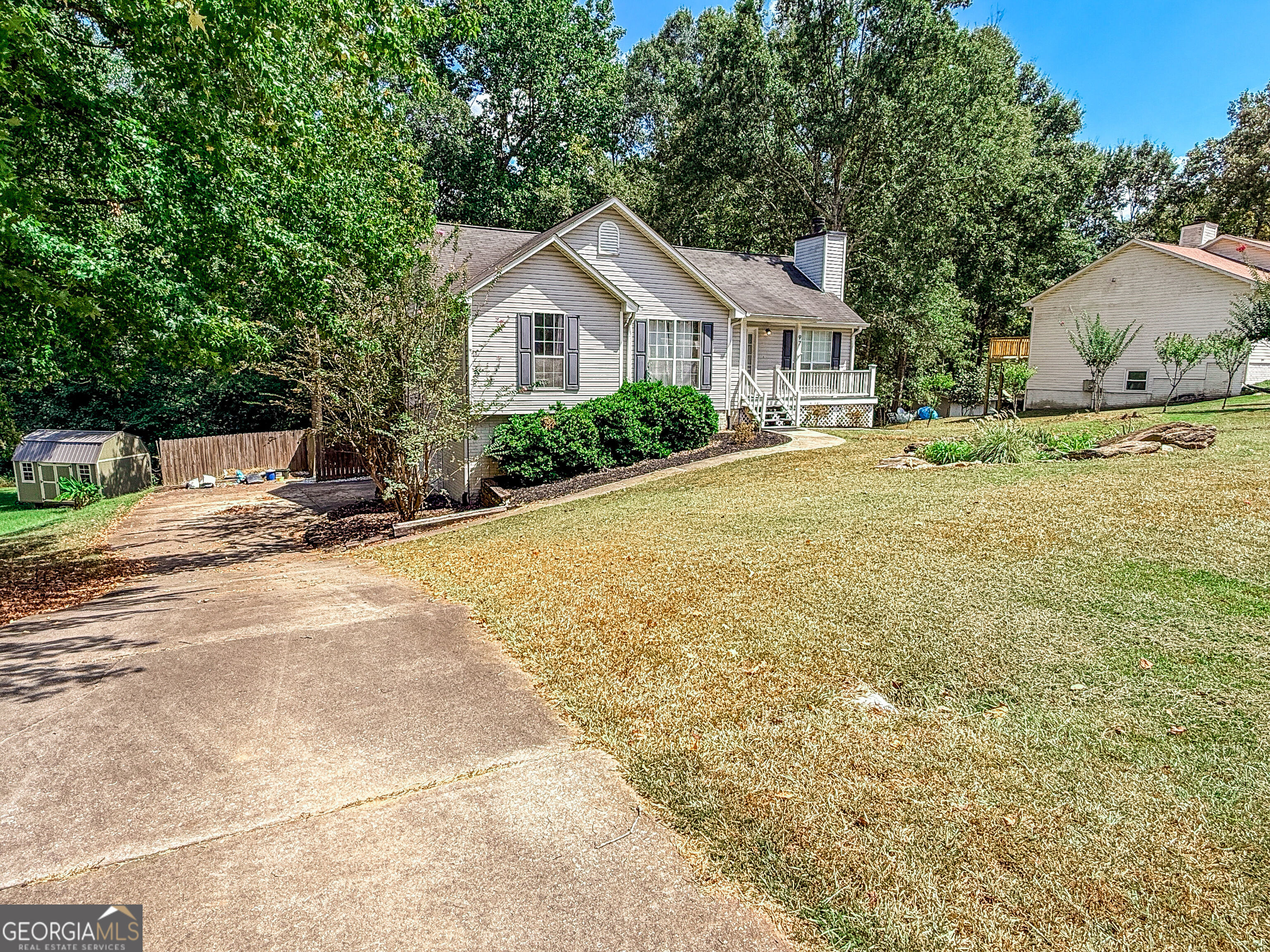 97 Spring Circle Property Photo 4