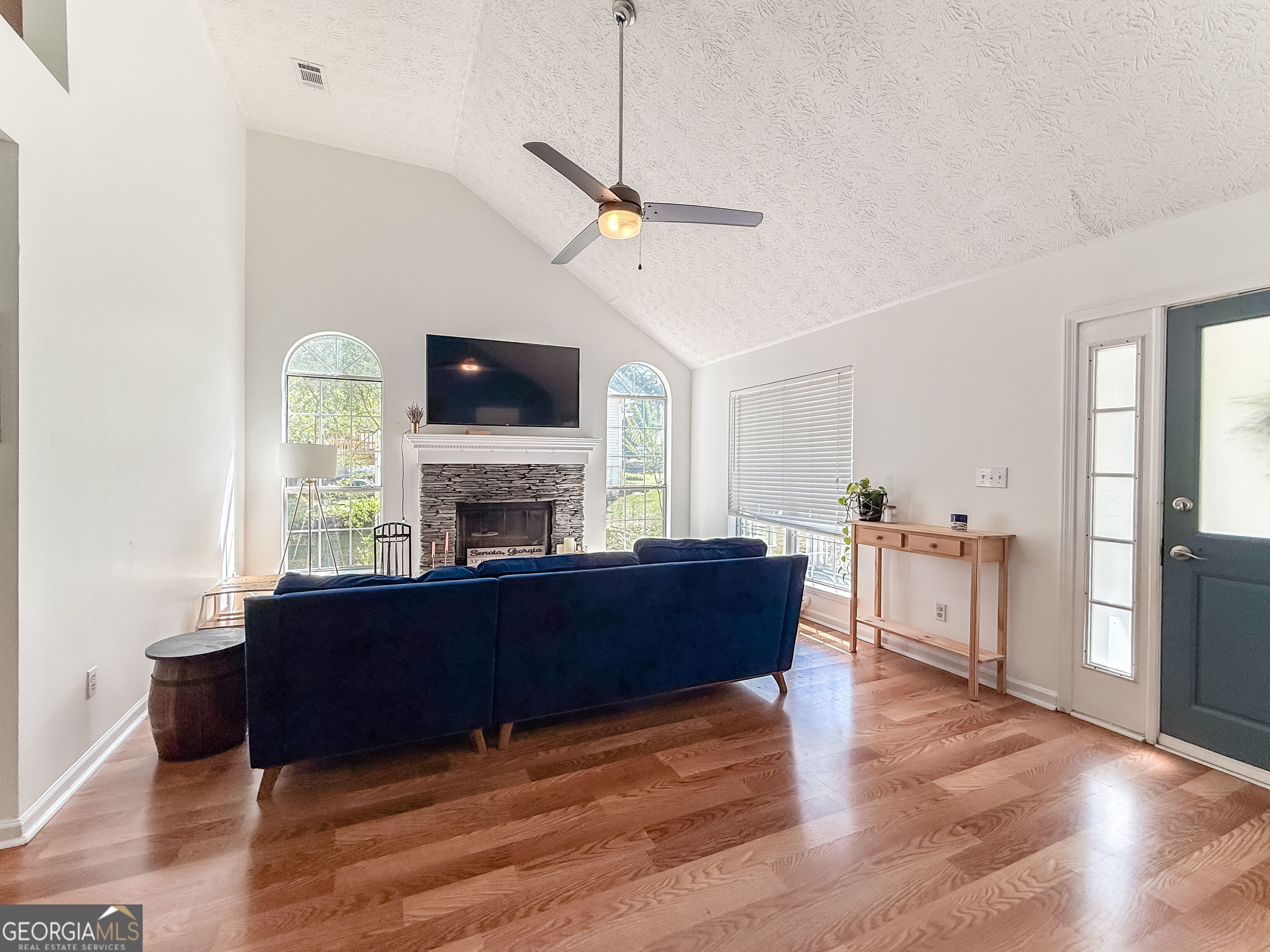 97 Spring Circle Property Photo 8