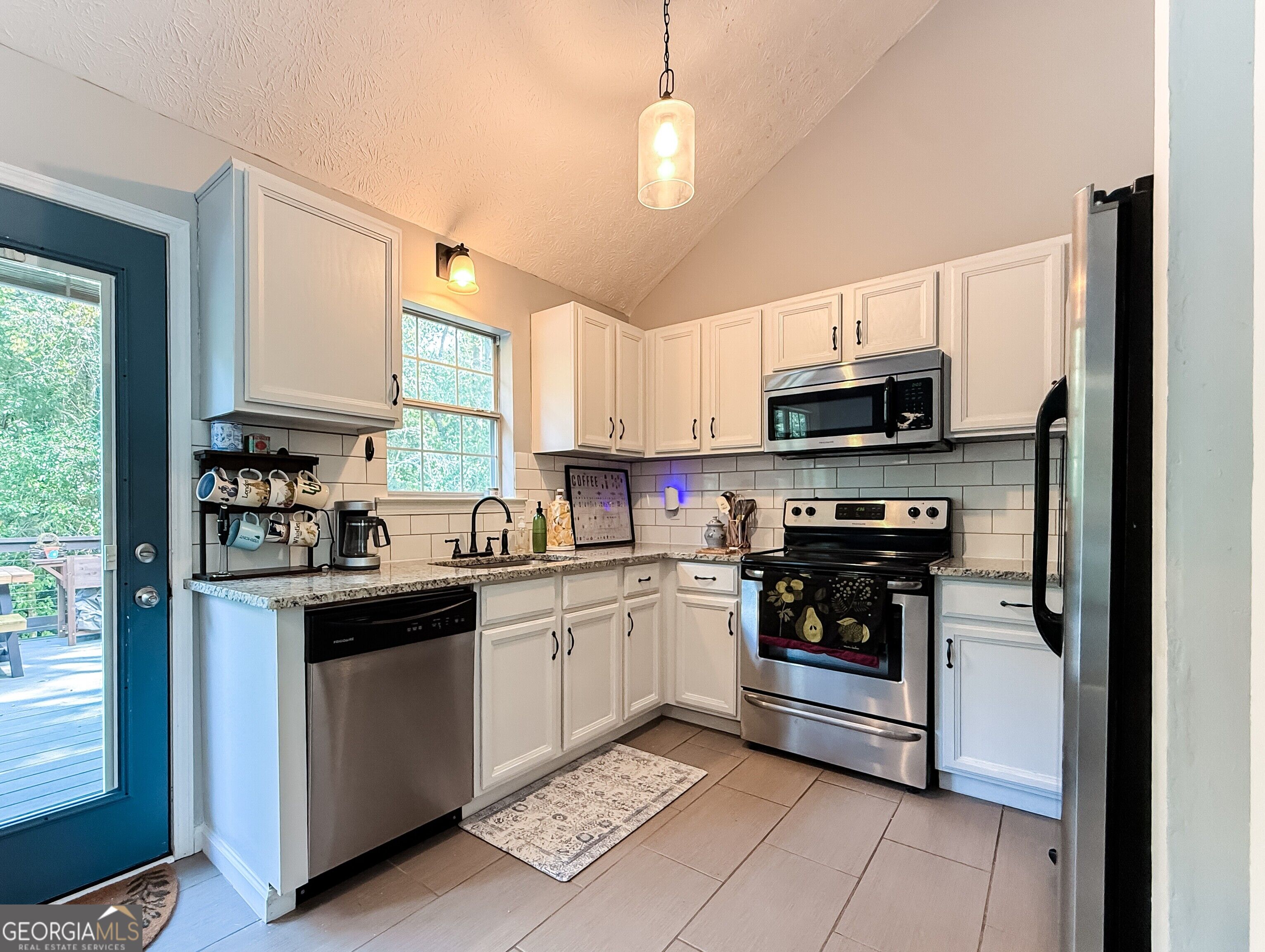 97 Spring Circle Property Photo 14