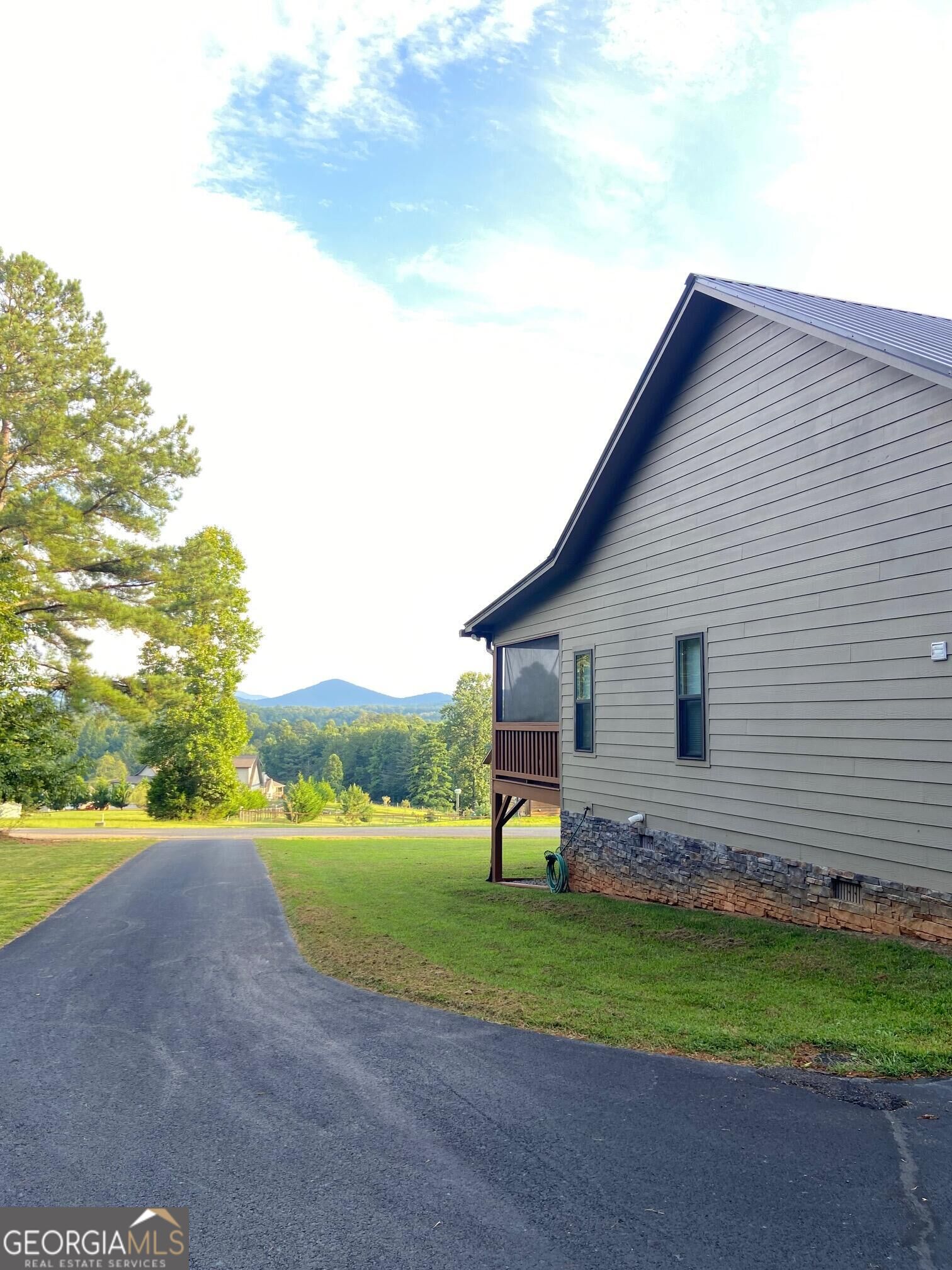277 Sunset Trail Property Photo 4