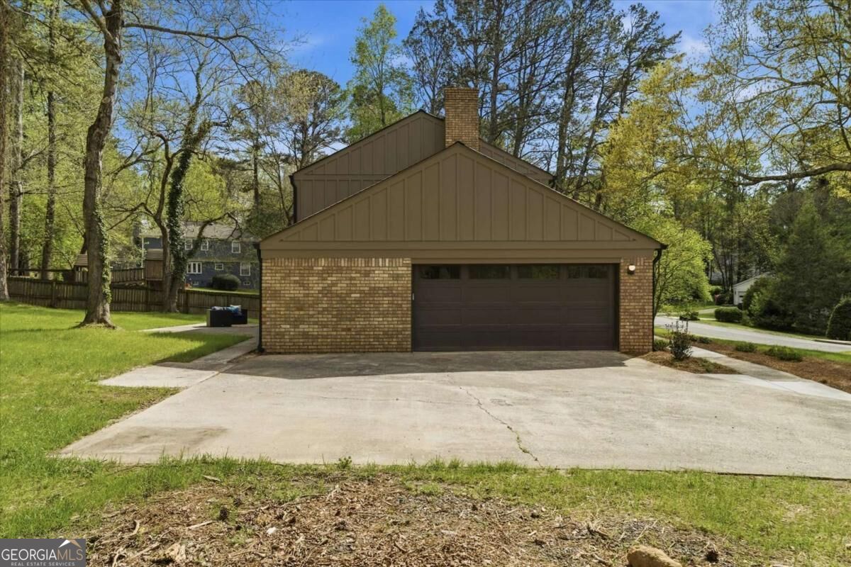 3829 Fox Hills Drive Se Property Photo 4