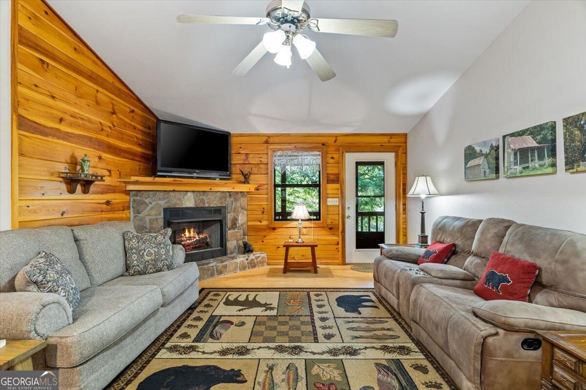 461 Gibbs Road Property Photo 1