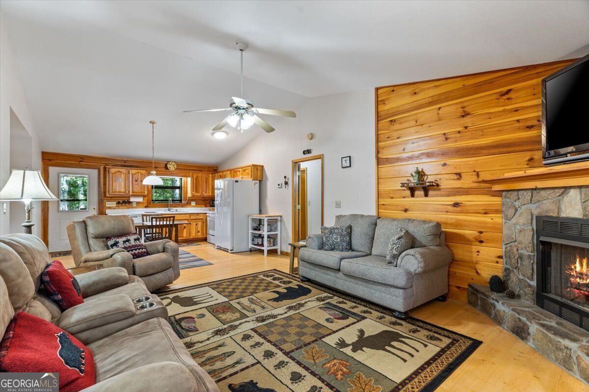 461 Gibbs Road Property Photo 11