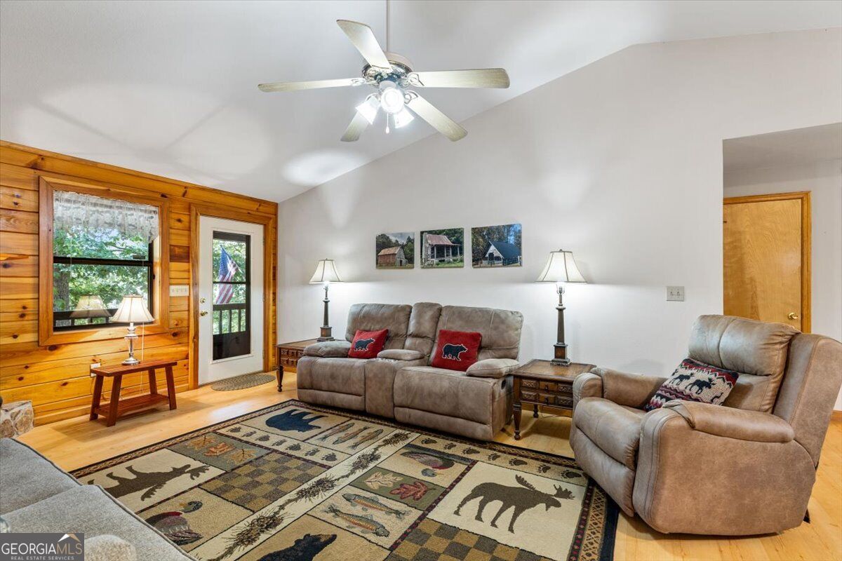 461 Gibbs Road Property Photo 12