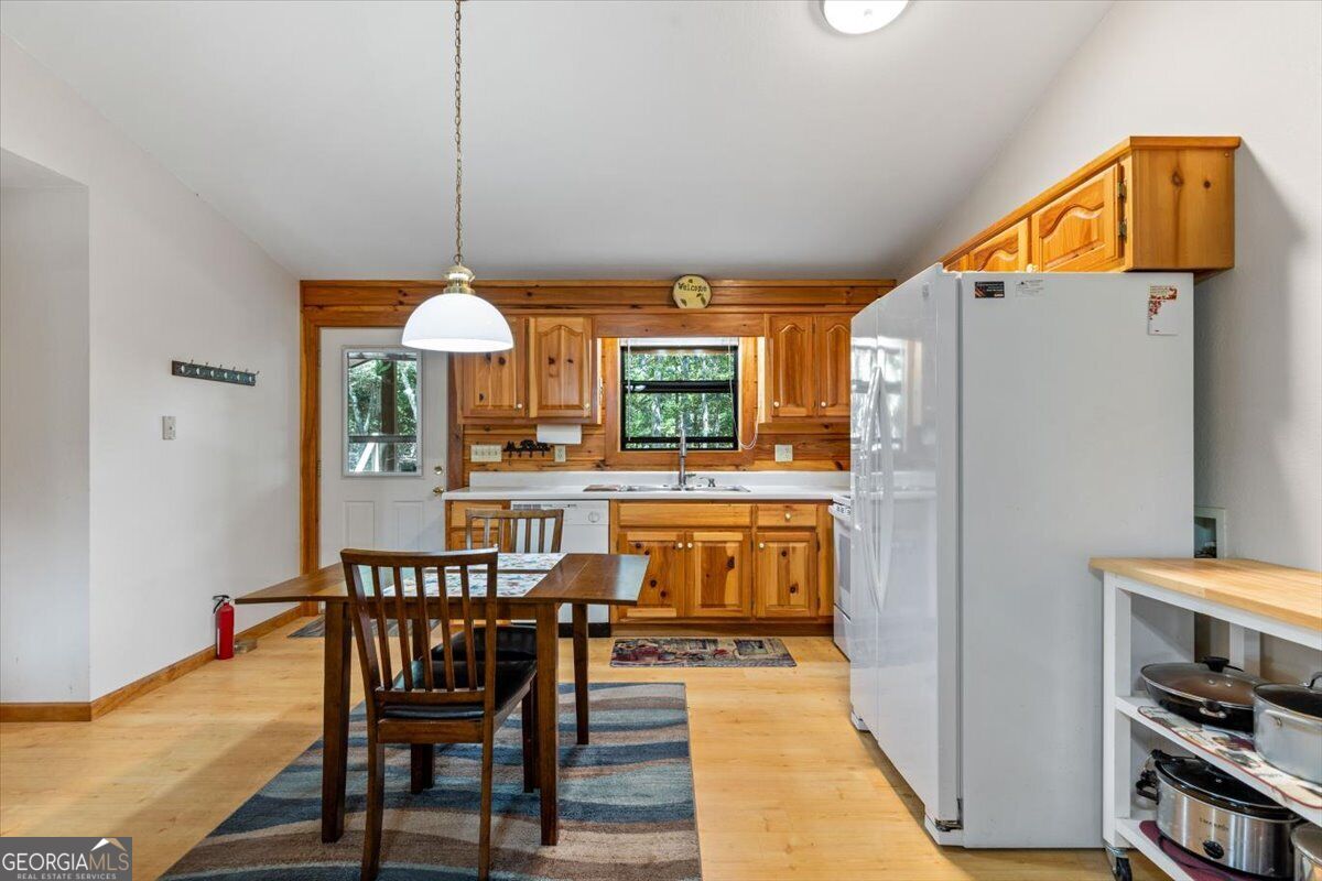 461 Gibbs Road Property Photo 13