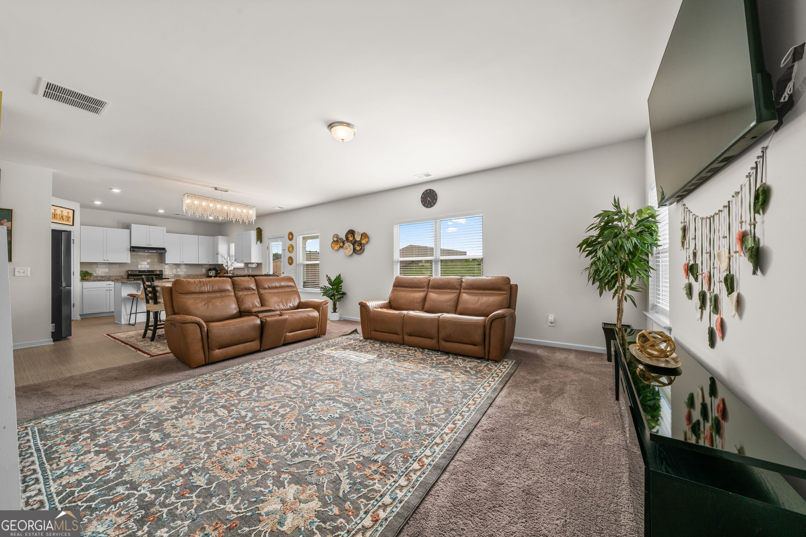 99 Royal Oak Drive Ne Property Photo 8