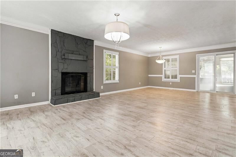 4086 Chapel Hill Road Property Photo 11