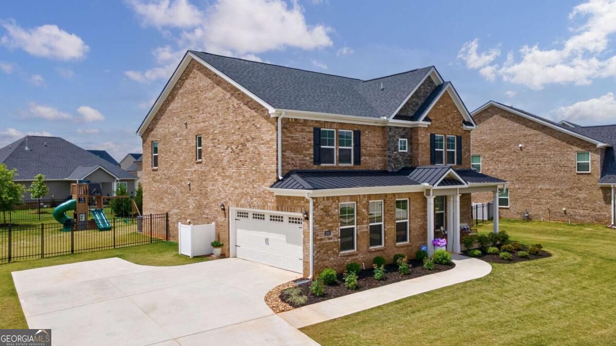 2062 Brookside Circle Property Photo 2