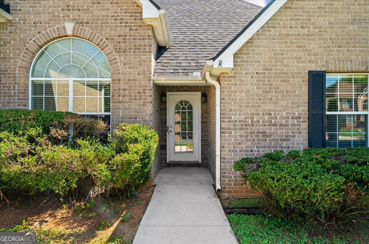 1457 Shelnut Court Property Photo 3