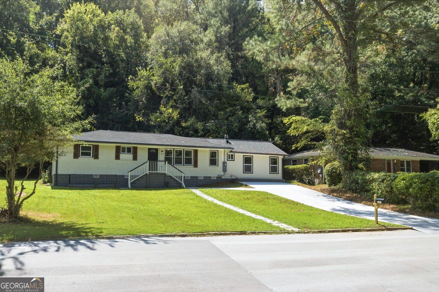 126 Meadow Park Lane Sw Property Photo 2