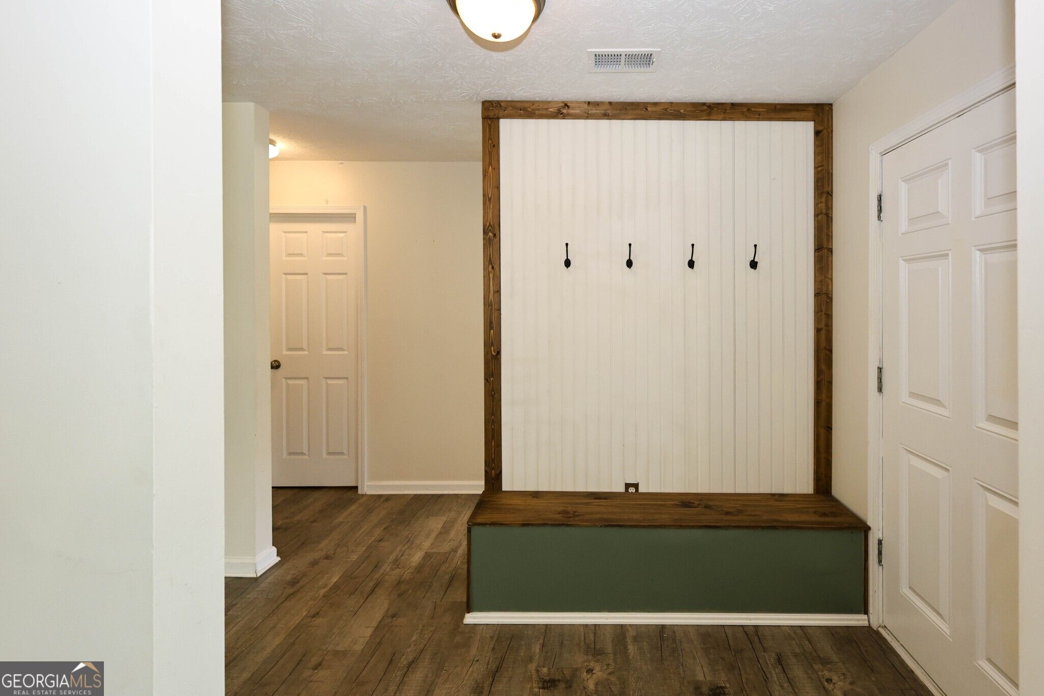 1201 Oakland Drive Property Photo 4