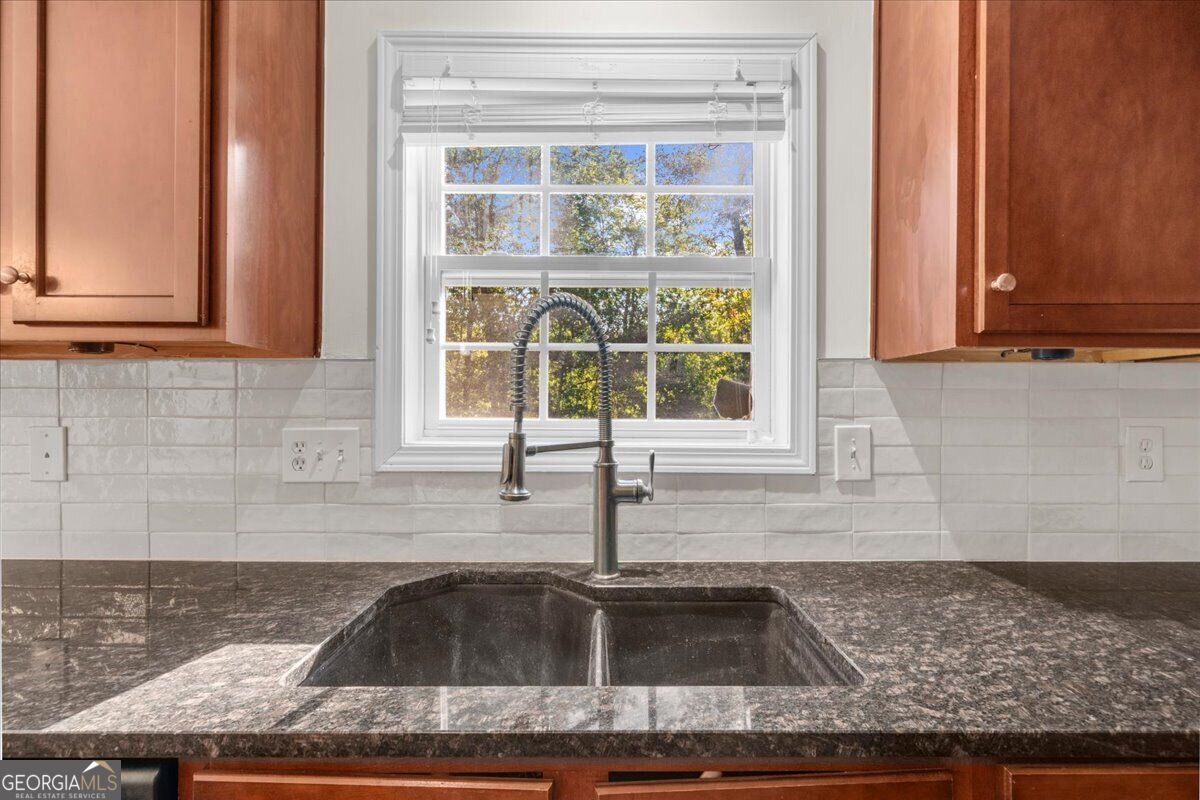 6327 Rooks Pass Property Photo 18