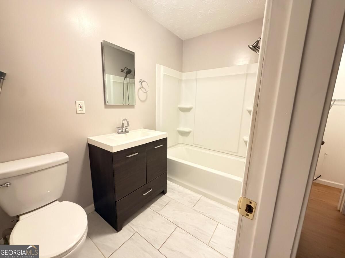 200 Abbotts Mill Drive Property Photo 12