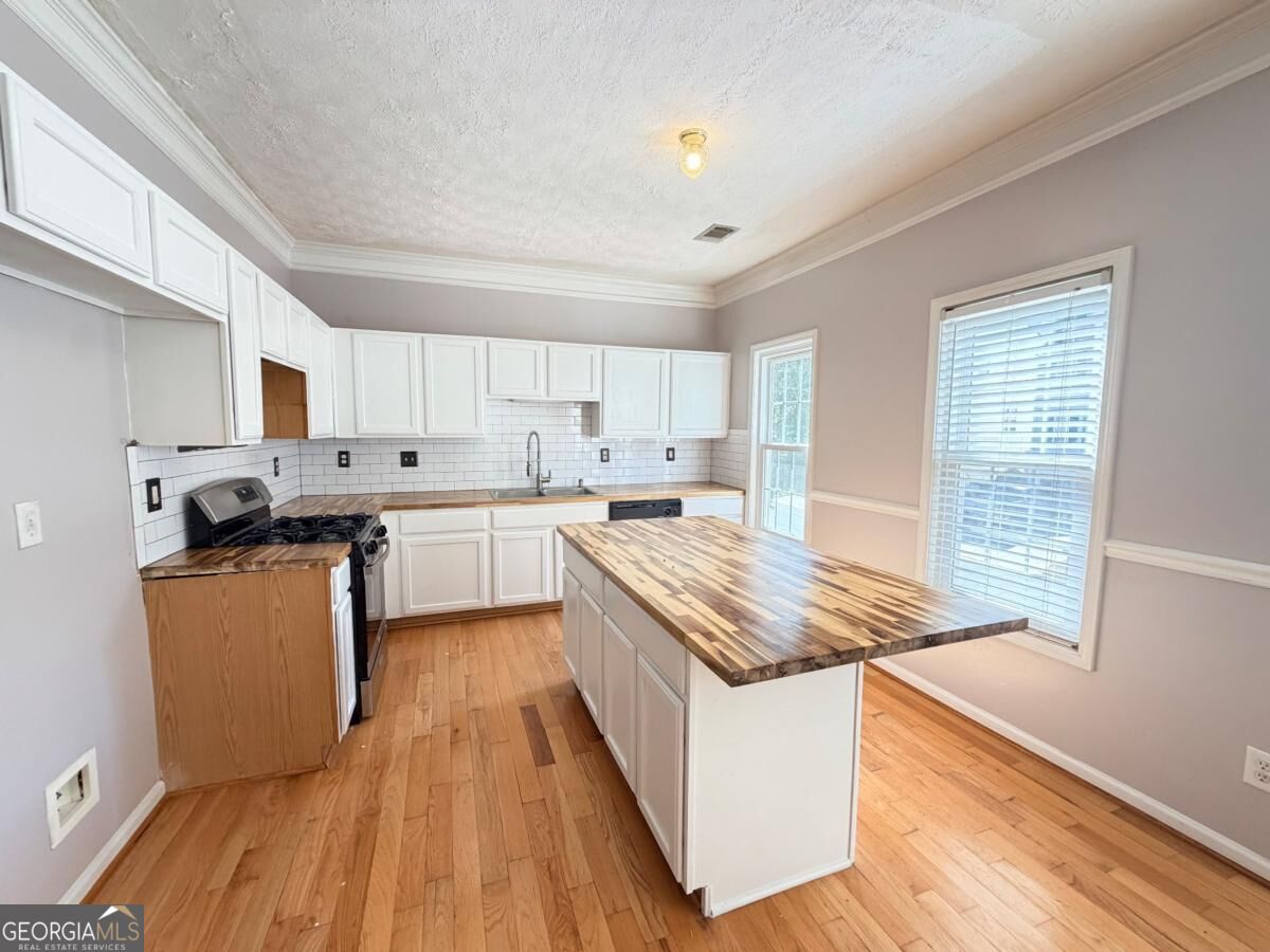 200 Abbotts Mill Drive Property Photo 14