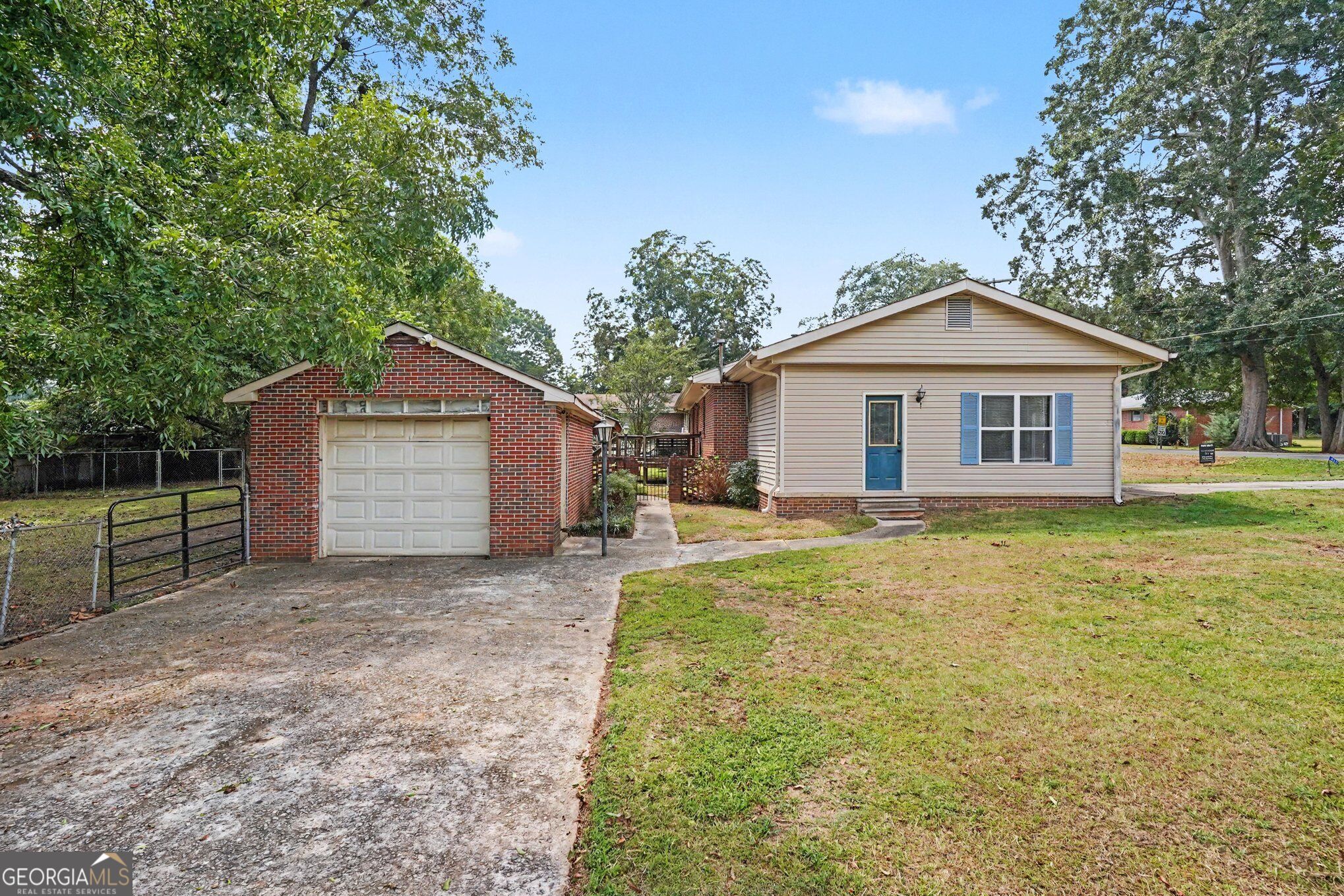 415 Taylor Street Property Photo 5
