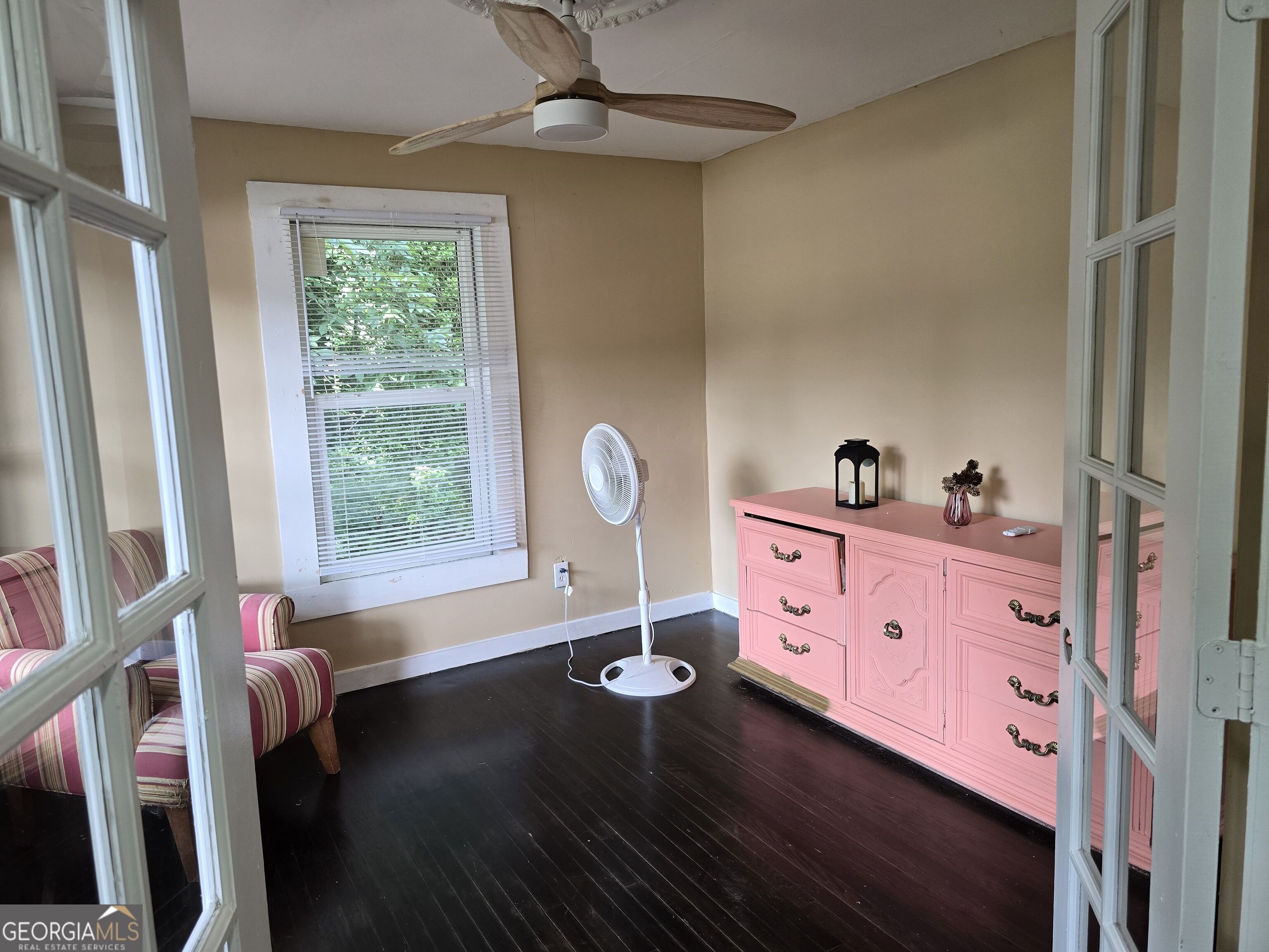 3220 Memorial Drive Property Photo 2