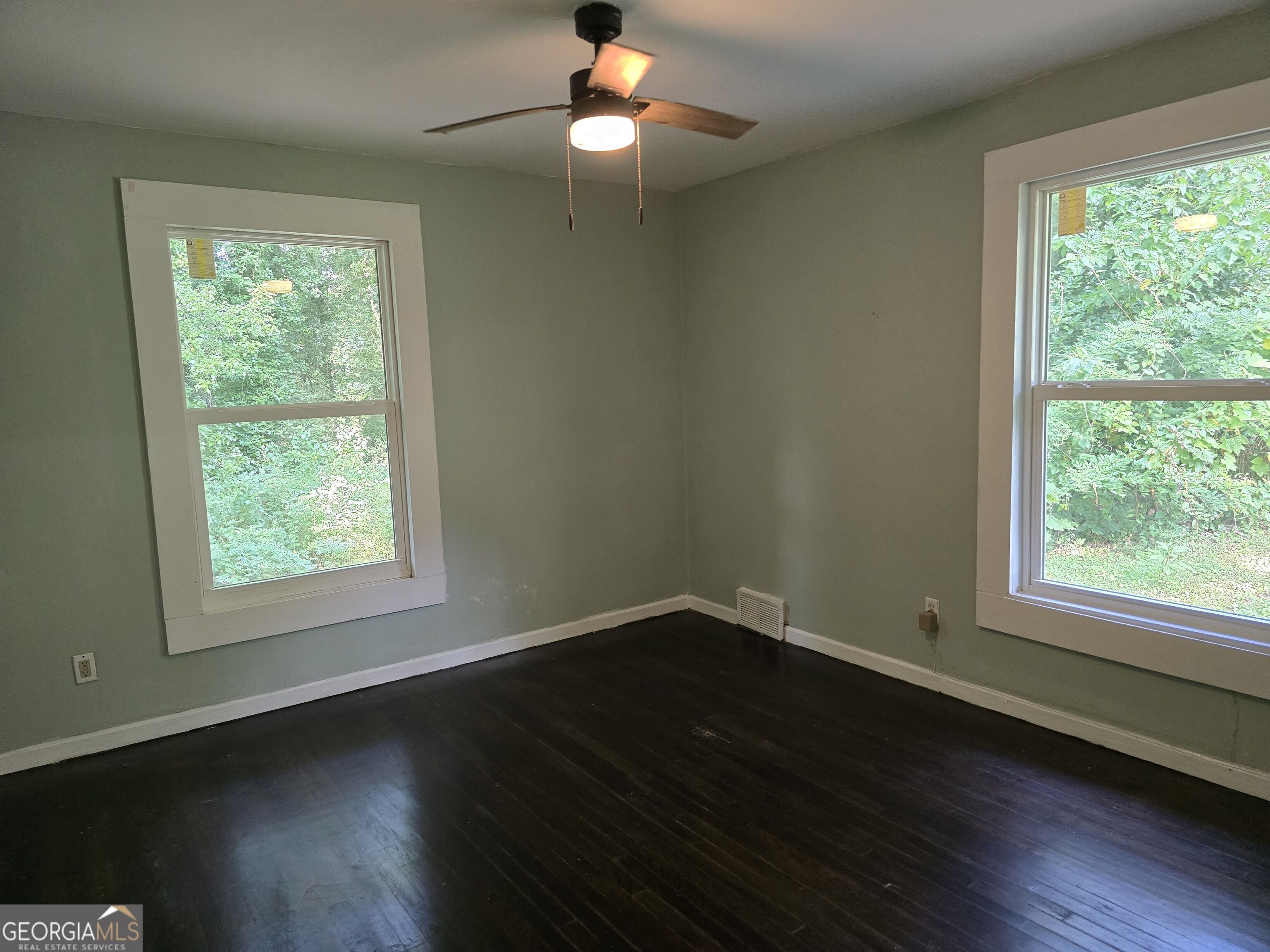 3220 Memorial Drive Property Photo 7