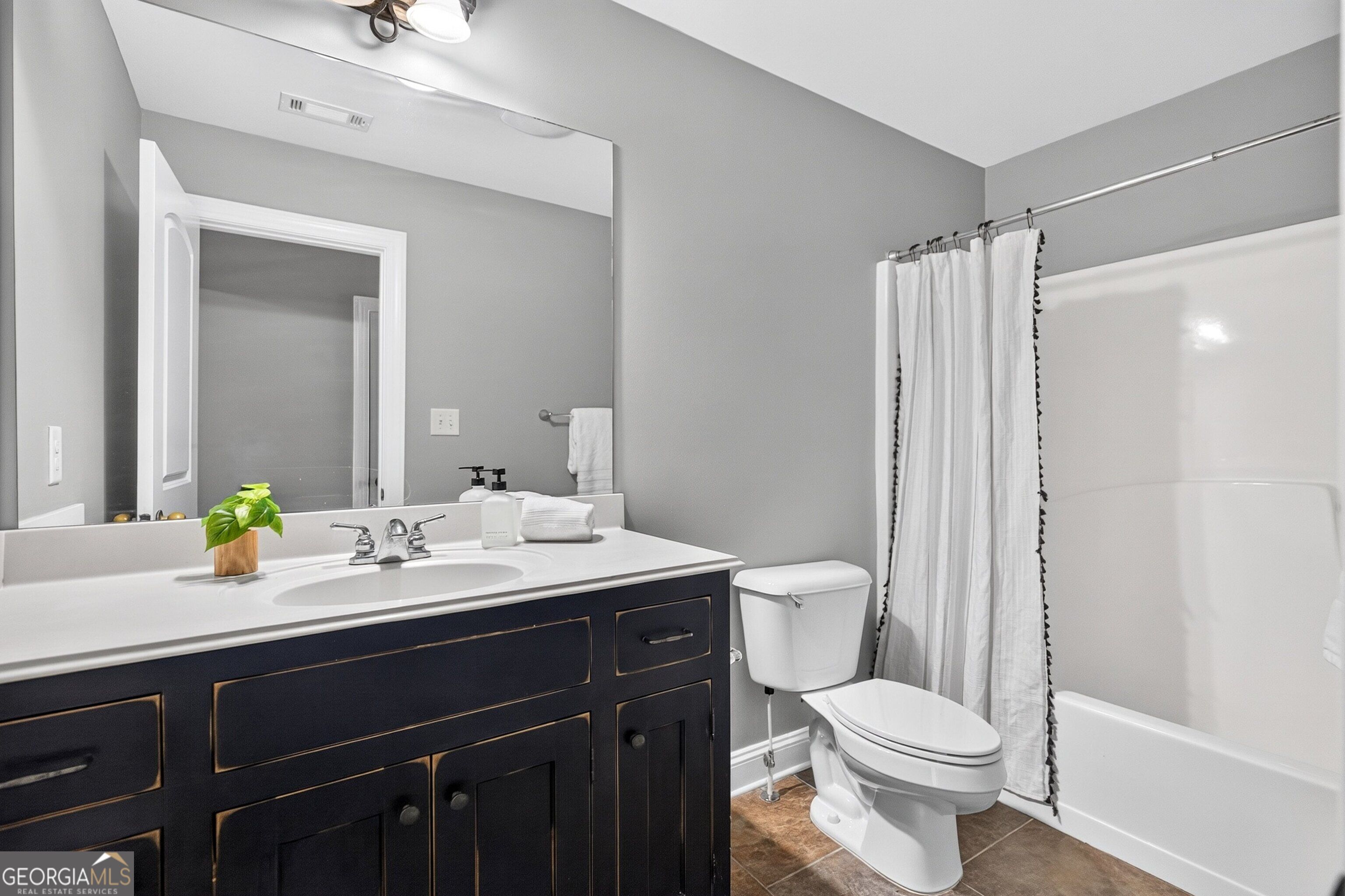 175 Colonial Court Property Photo 32
