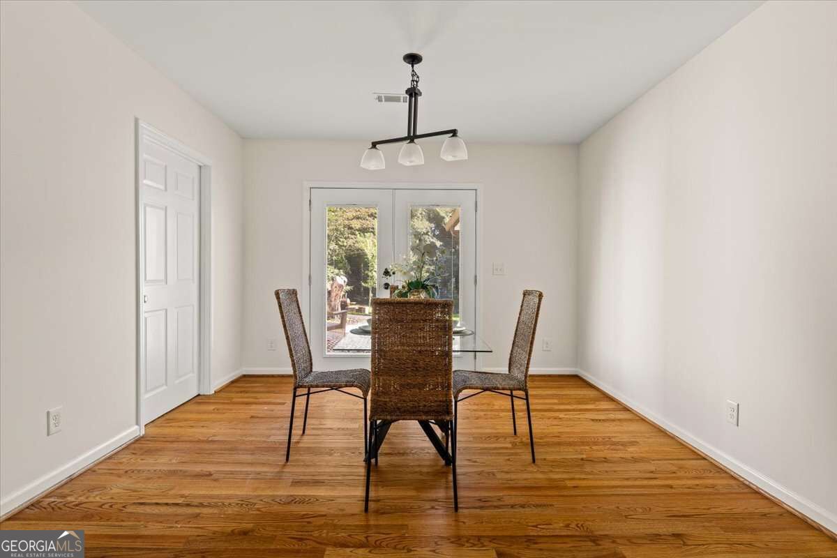2410 Rugby Avenue Property Photo 8