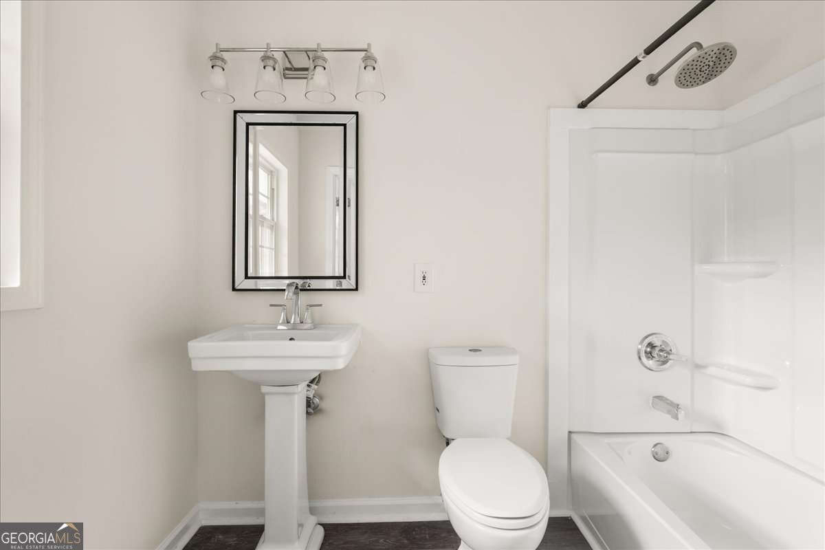 2410 Rugby Avenue Property Photo 22