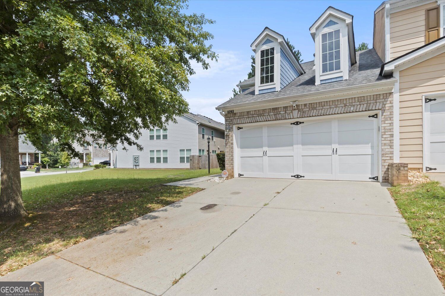 6293 Colonial View Property Photo 2