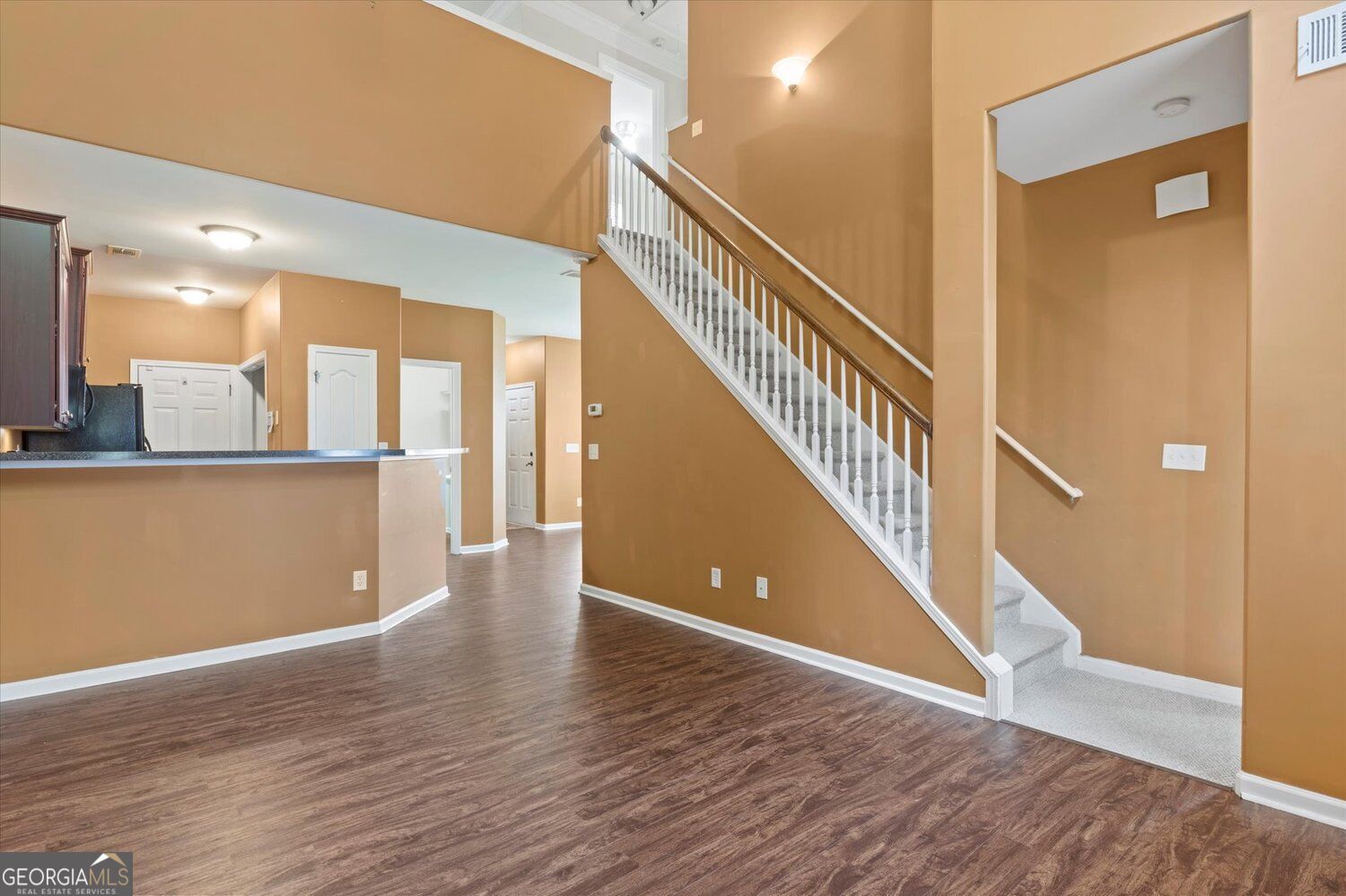 6293 Colonial View Property Photo 6
