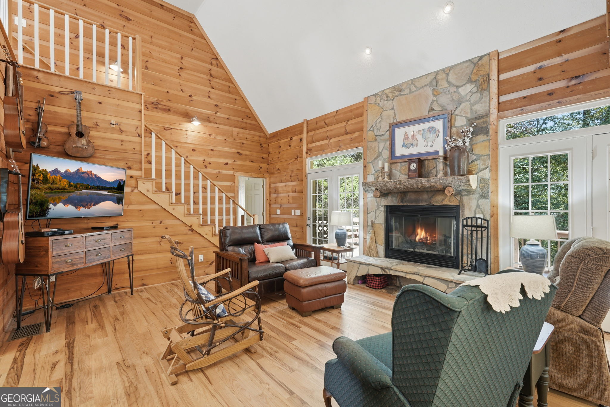 907 Rainbow Circle Property Photo 17