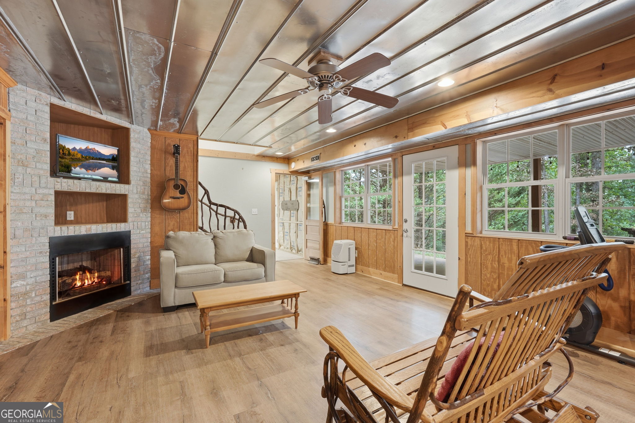 907 Rainbow Circle Property Photo 54