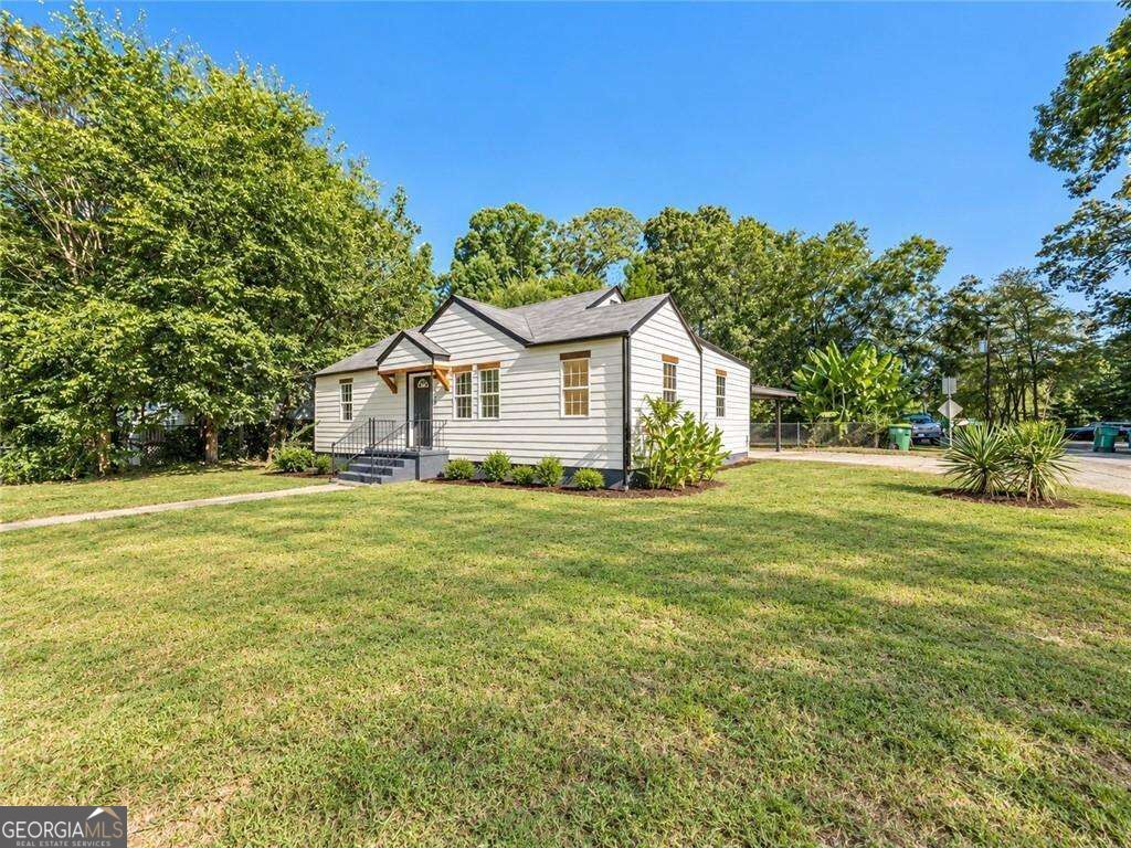1046 Cheaves Street Property Photo 1