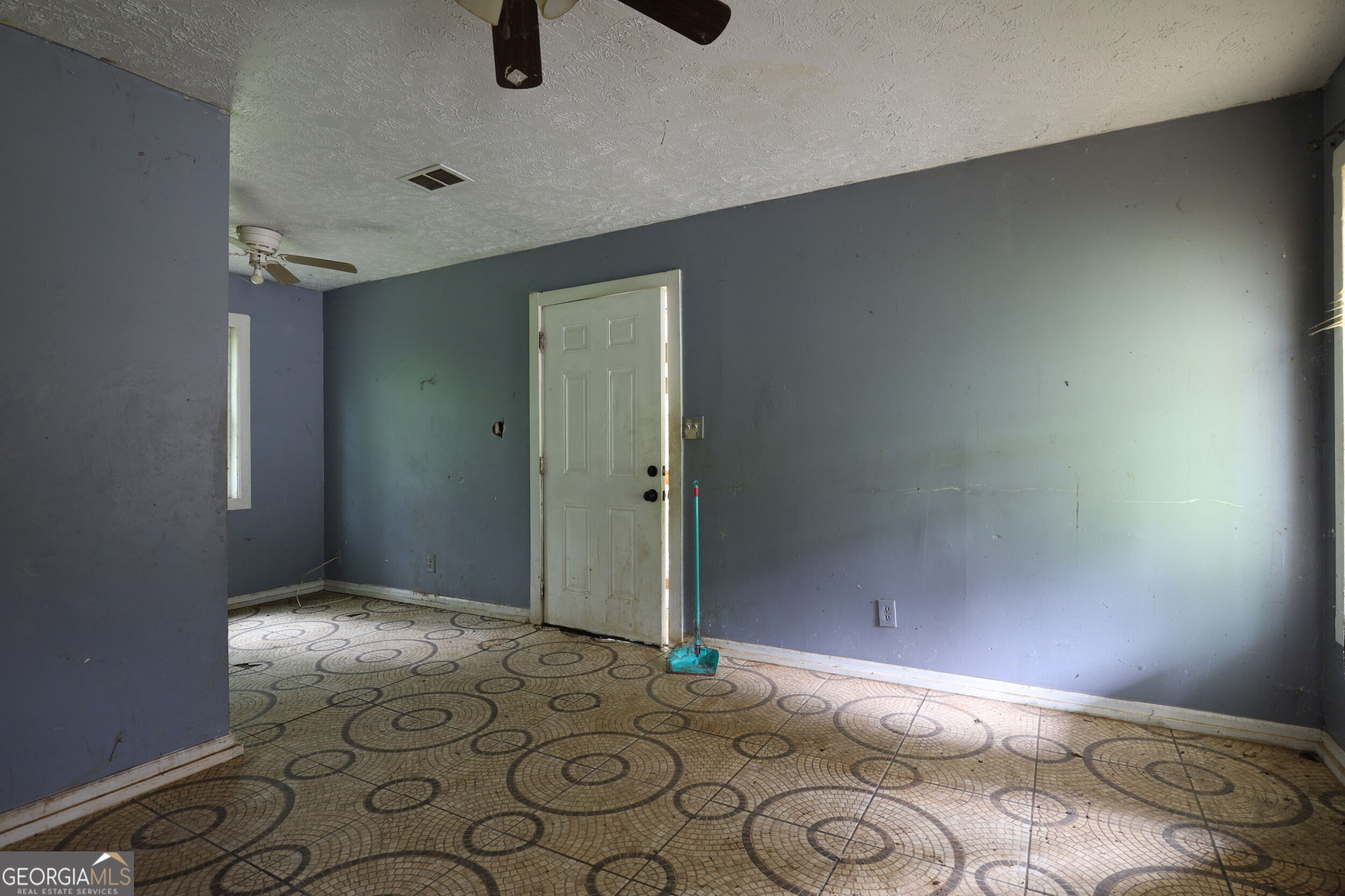 6096 Blackhawk Trail Se Property Photo 3