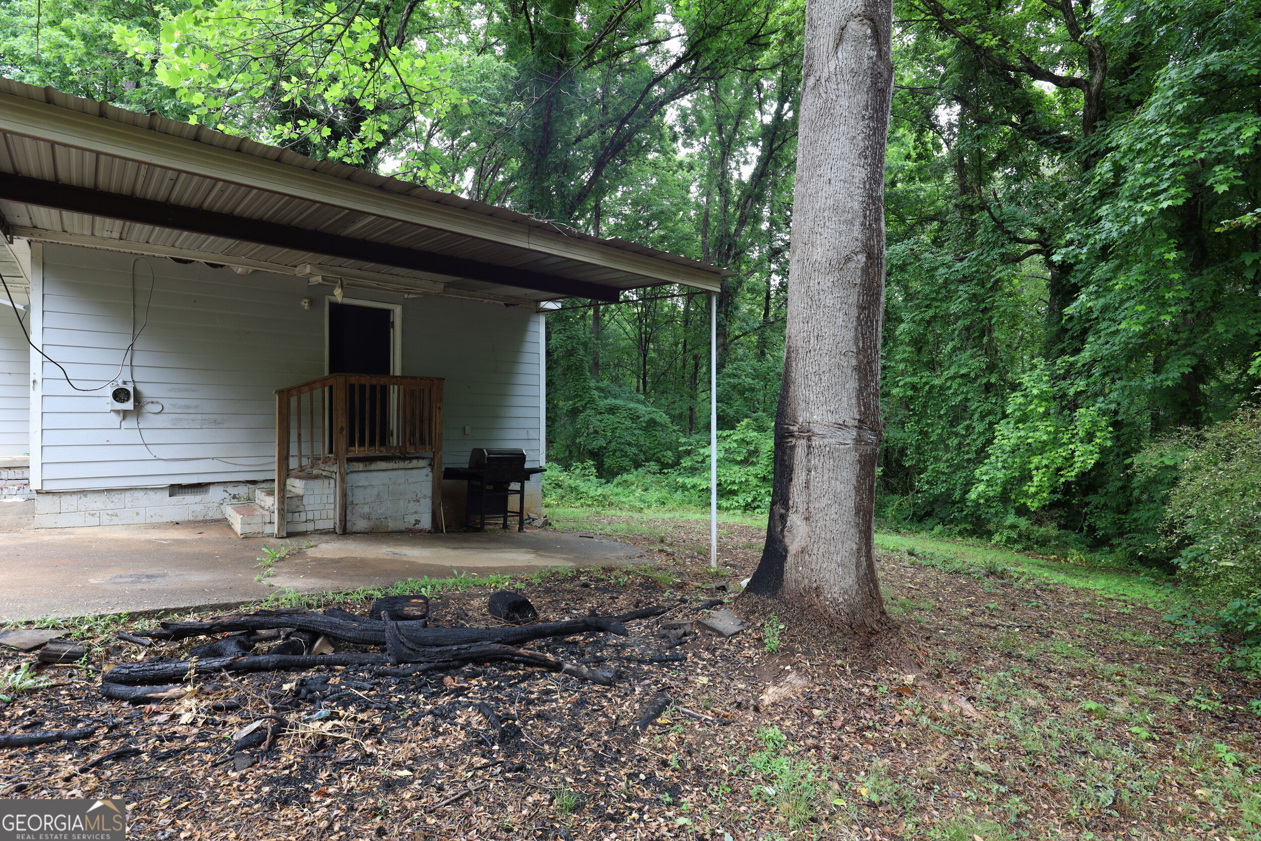 6096 Blackhawk Trail Se Property Photo 5