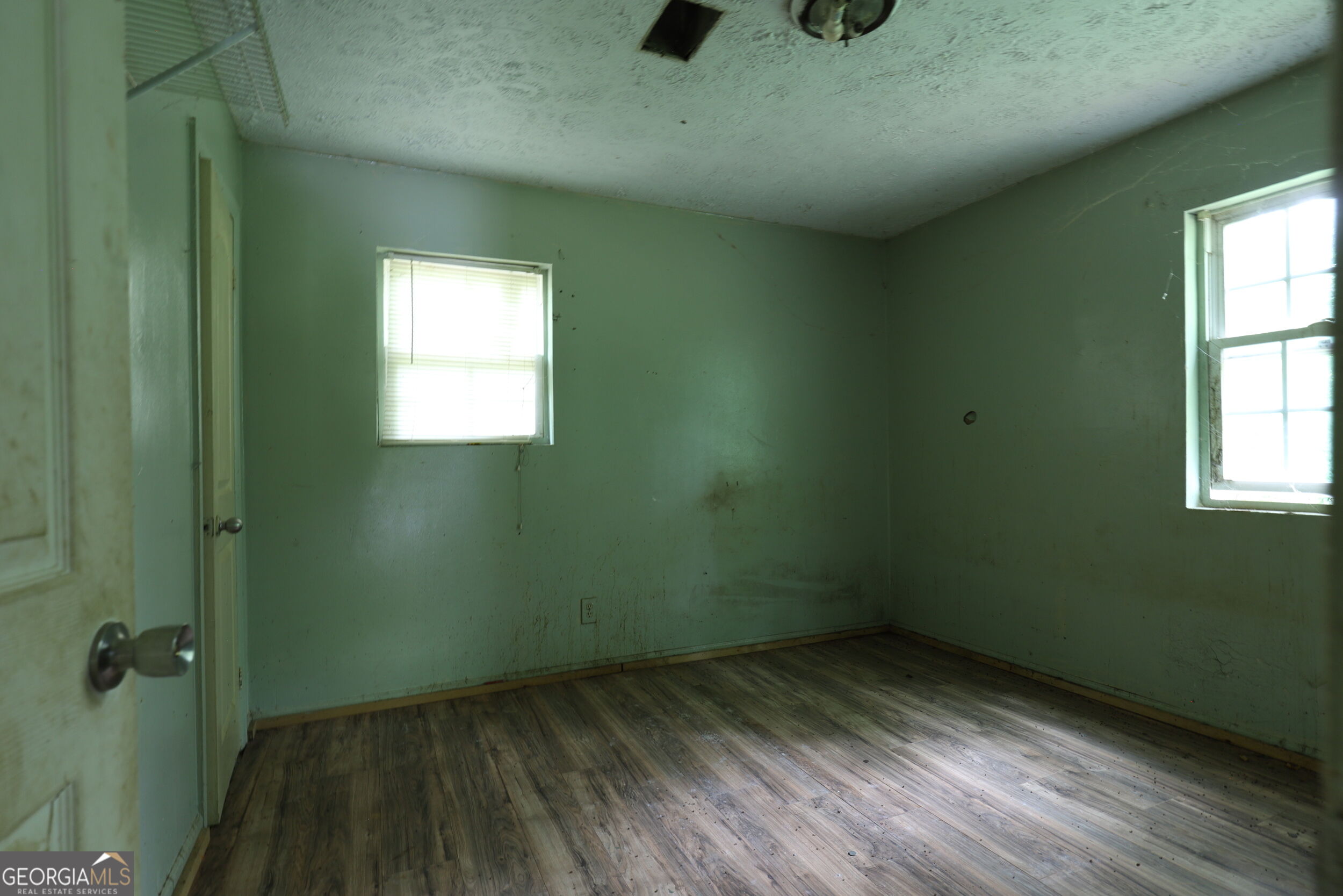 6096 Blackhawk Trail Se Property Photo 7