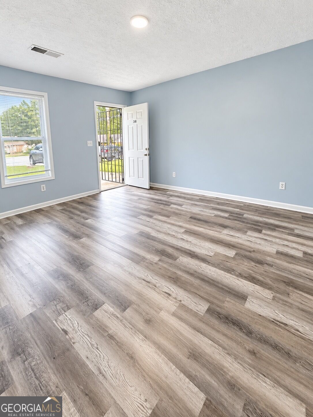 310 Freeport Drive Property Photo 5