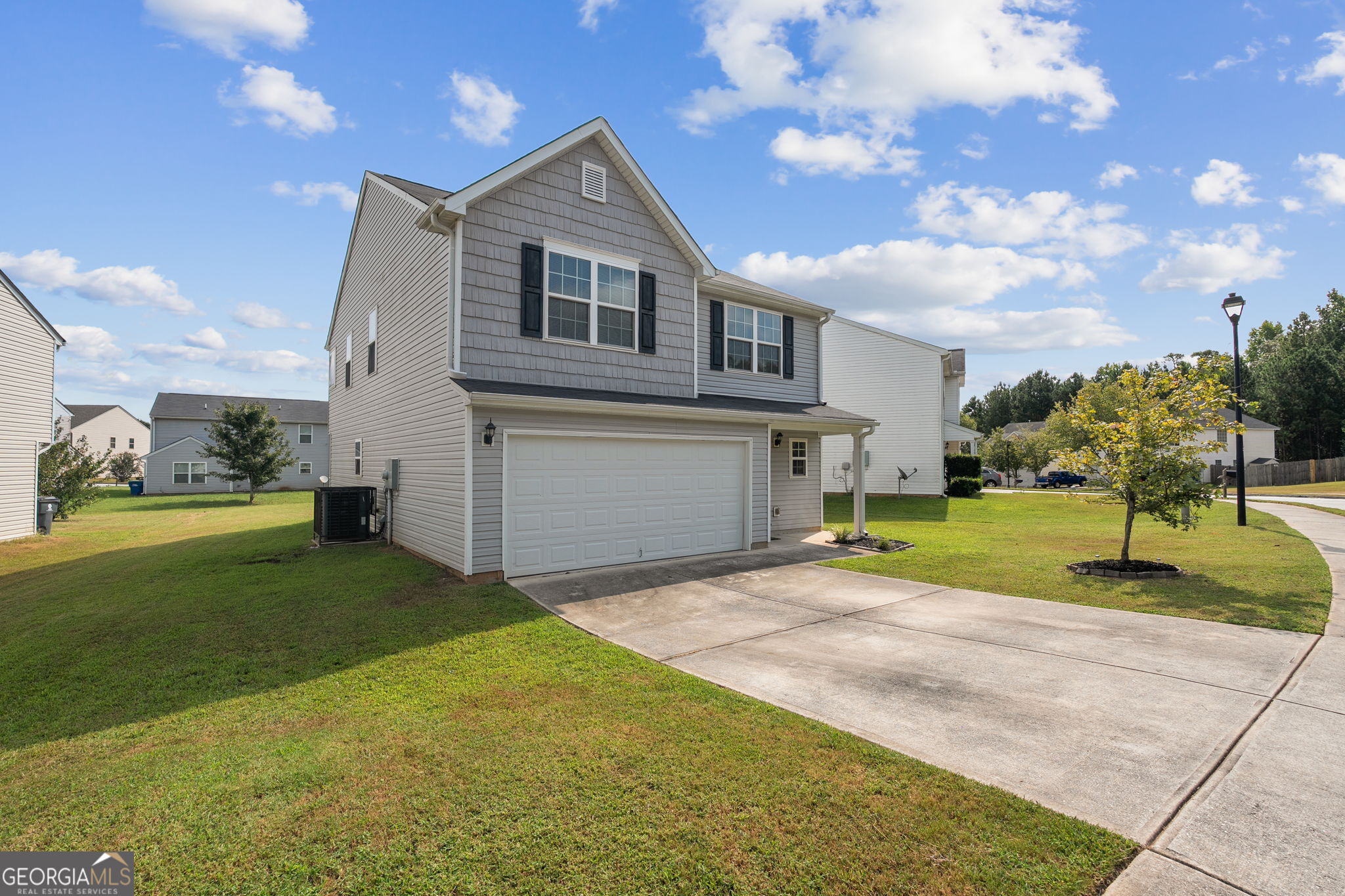 2859 S Hills Property Photo 3