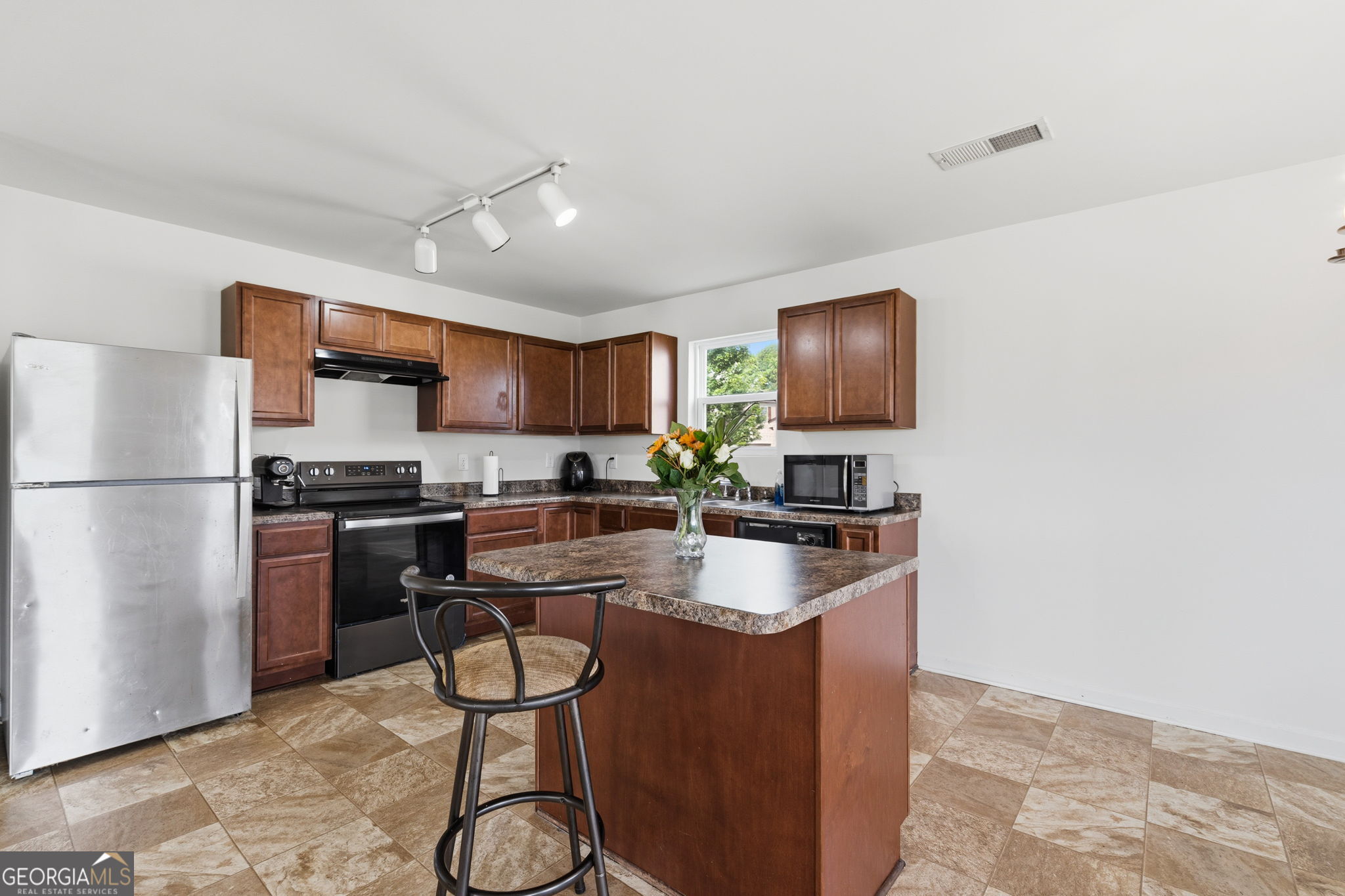 2859 S Hills Property Photo 15