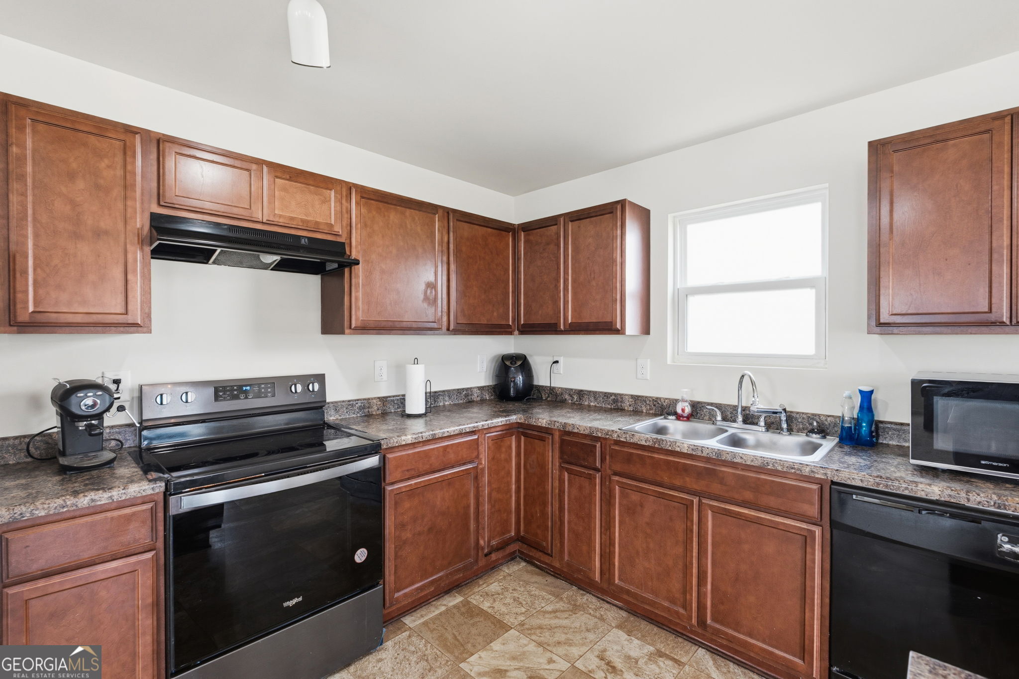 2859 S Hills Property Photo 17