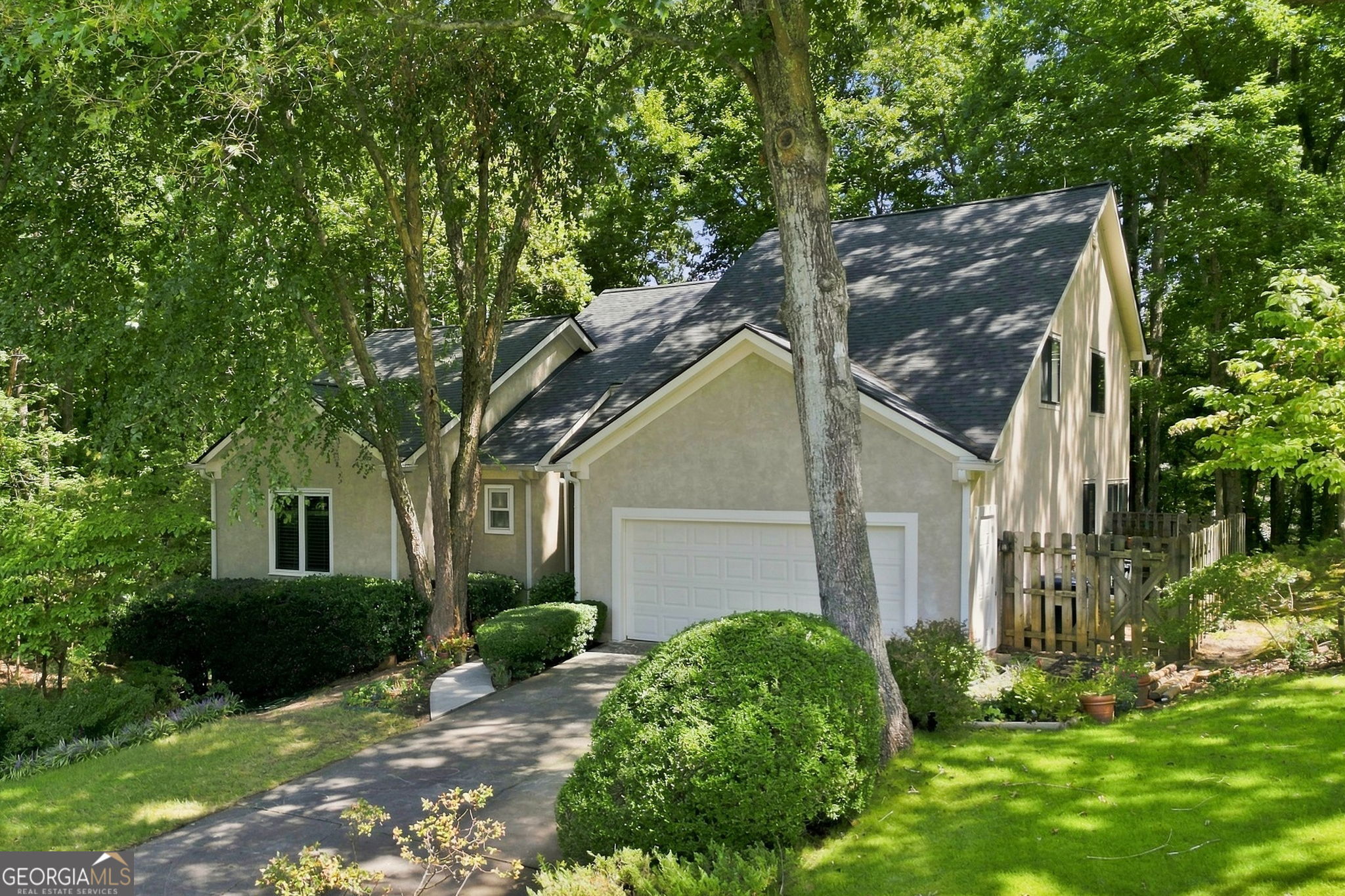 2267 Belle Vista Court Property Photo 3
