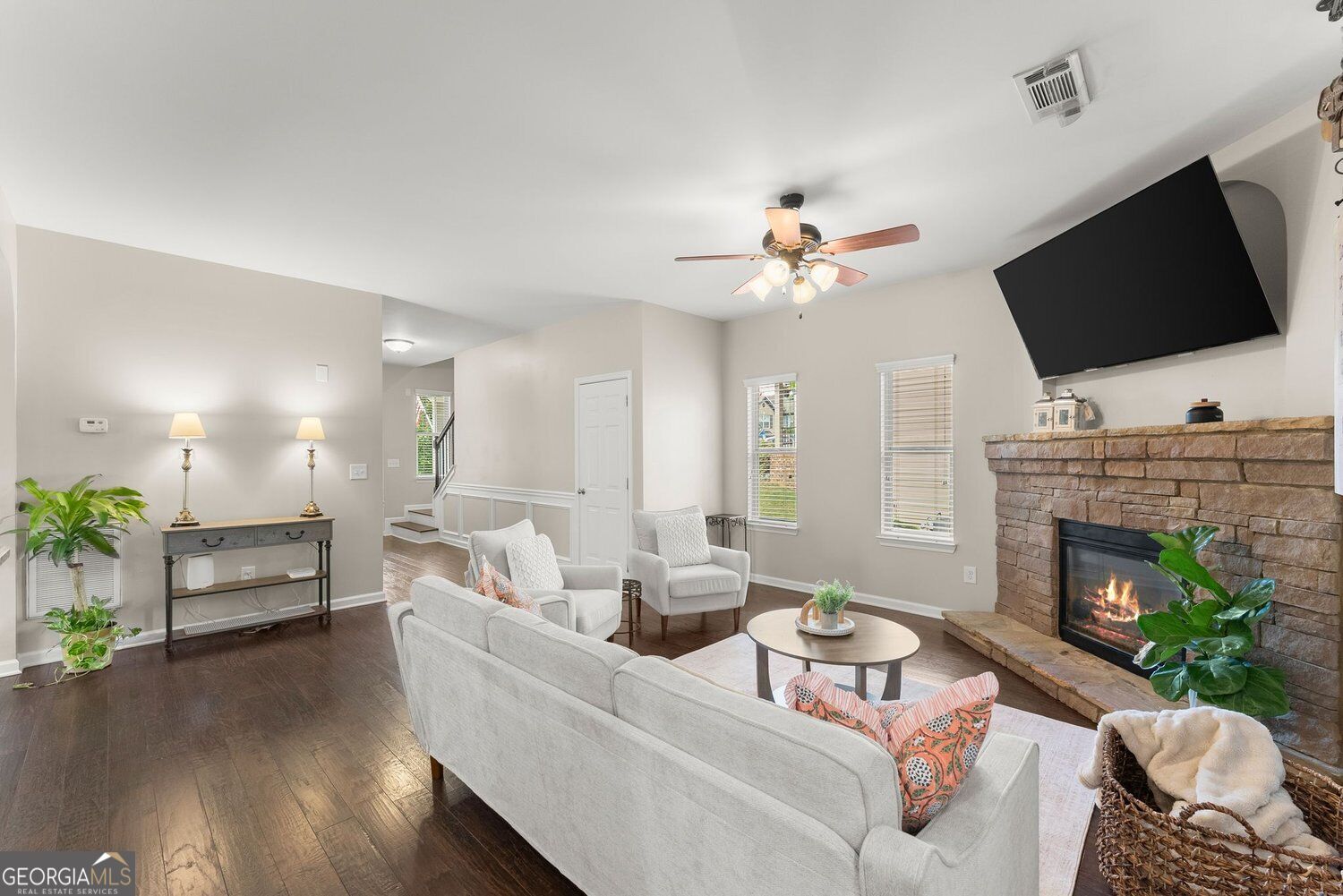 5815 Crest Oak Way Property Photo 8
