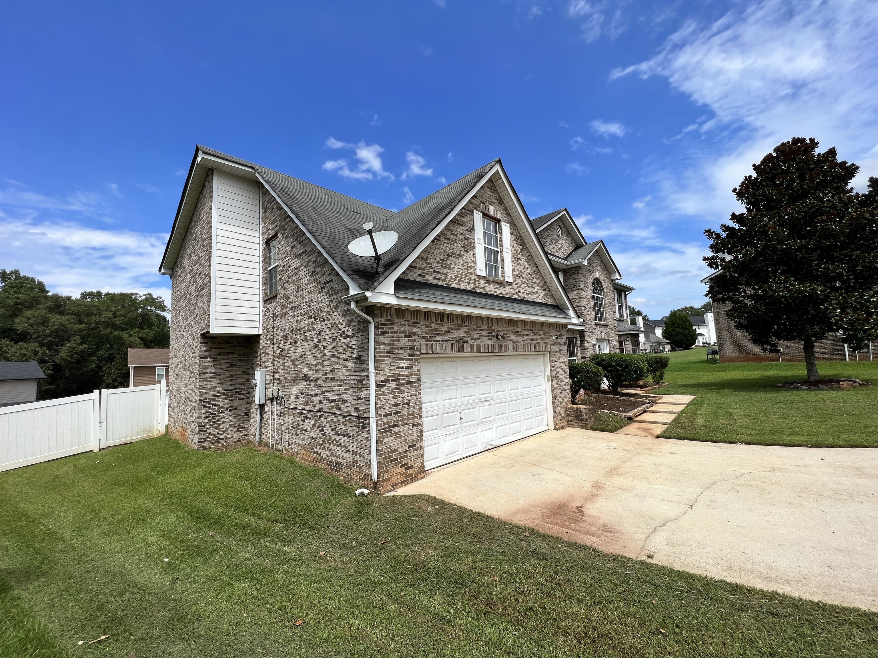 448 Canoga Court Property Photo 4