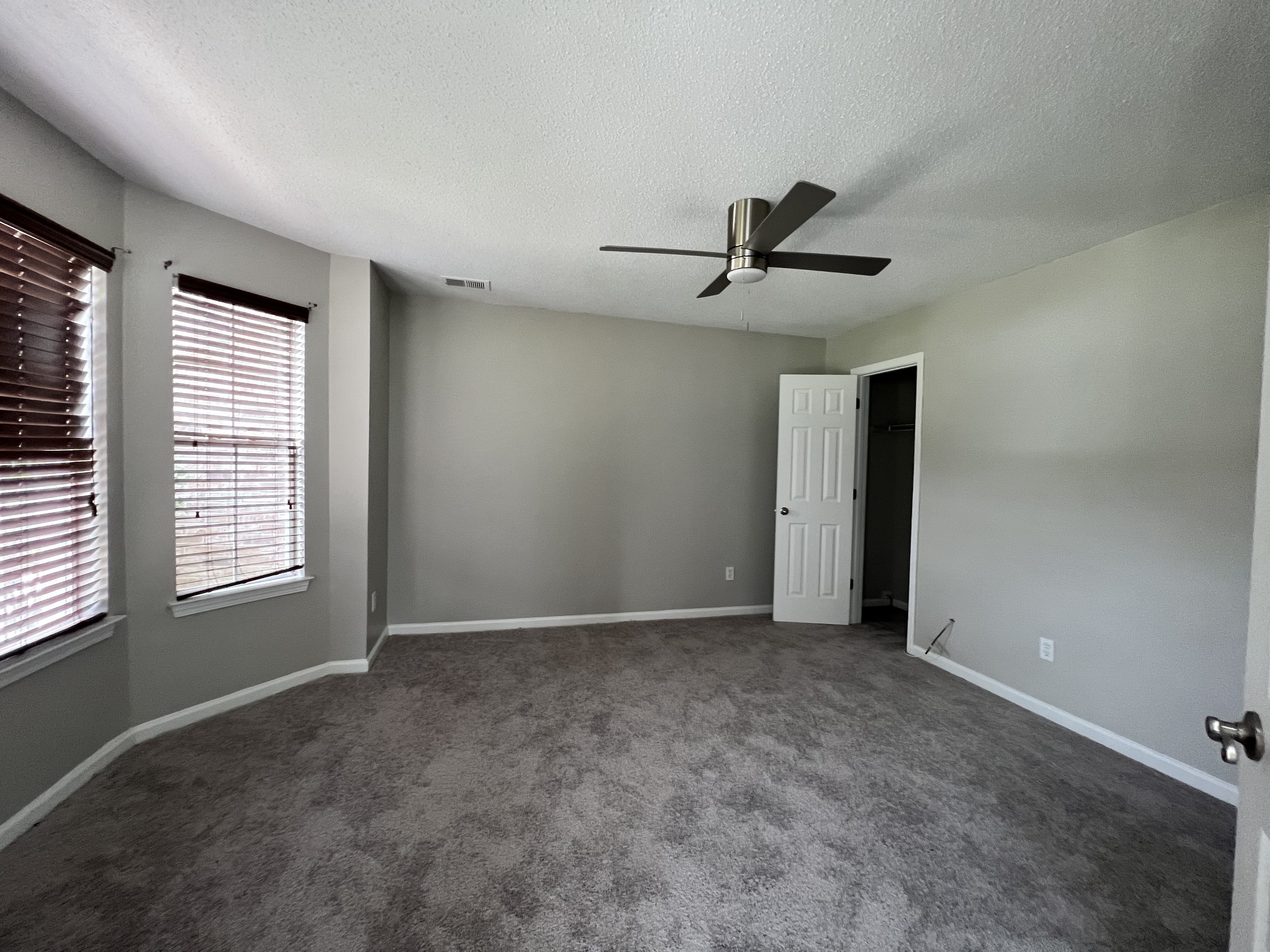 448 Canoga Court Property Photo 32