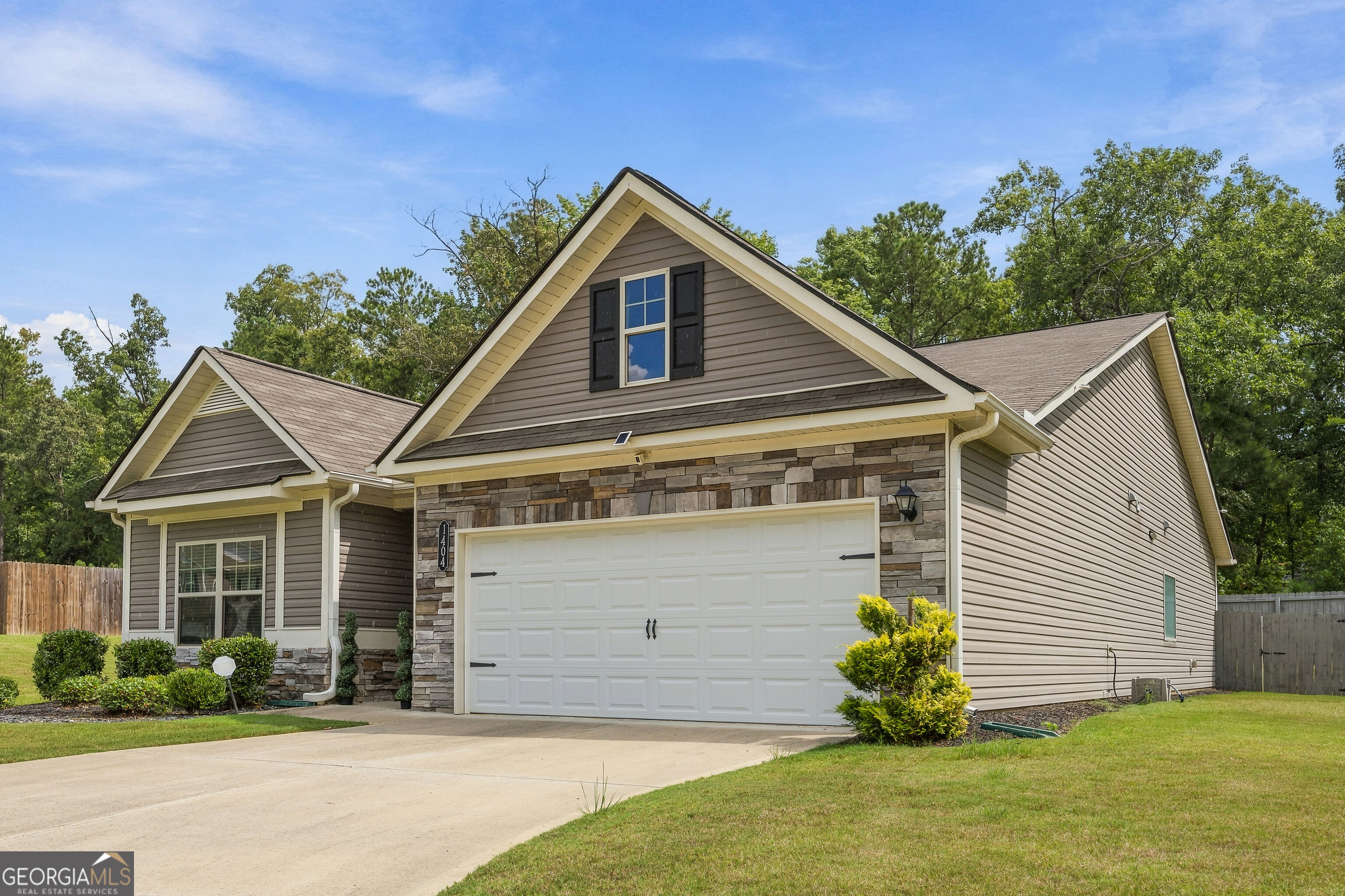 1404 Beckett Drive Property Photo 2